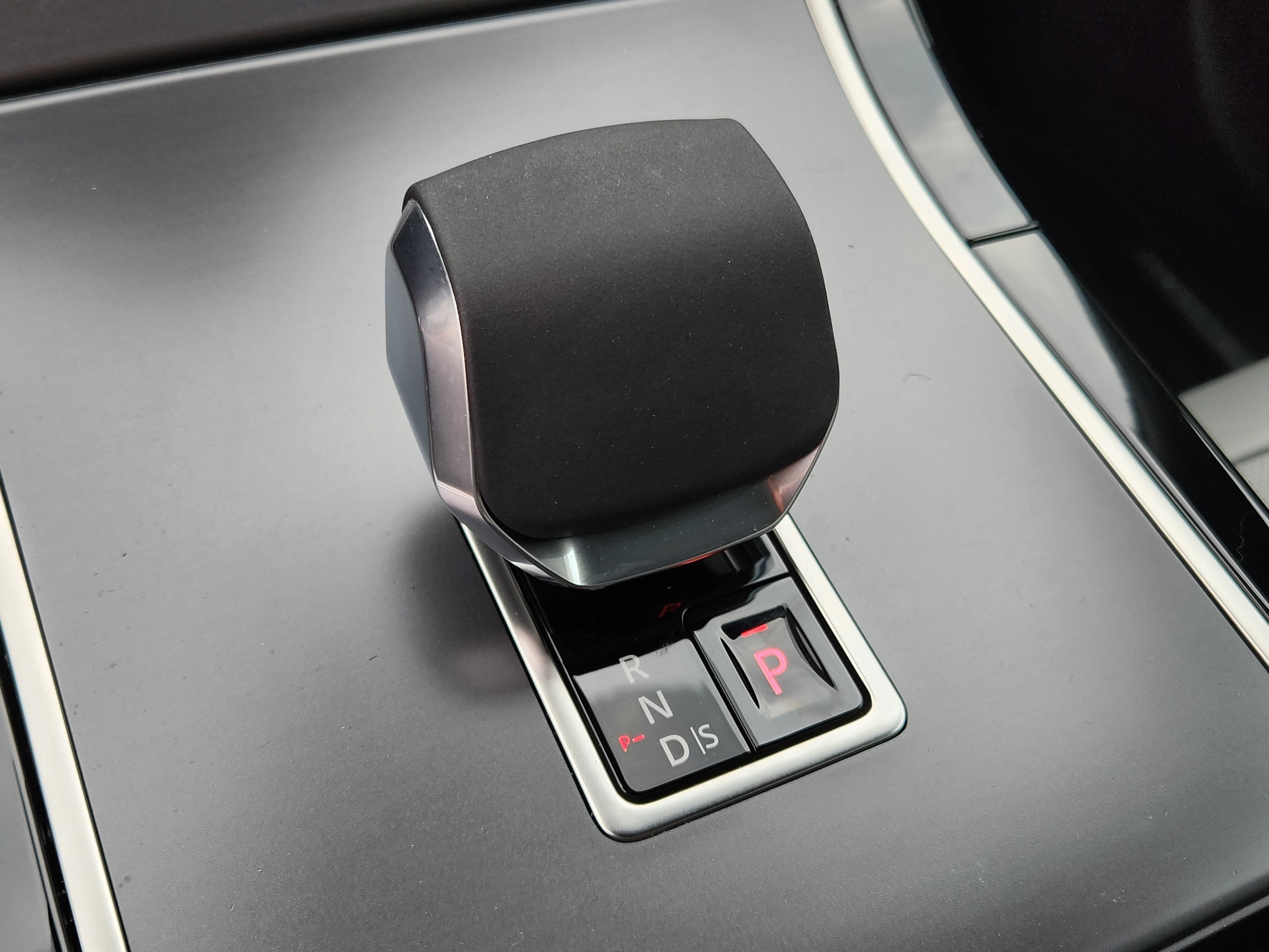 2026 Land Rover Range Rover Velar S