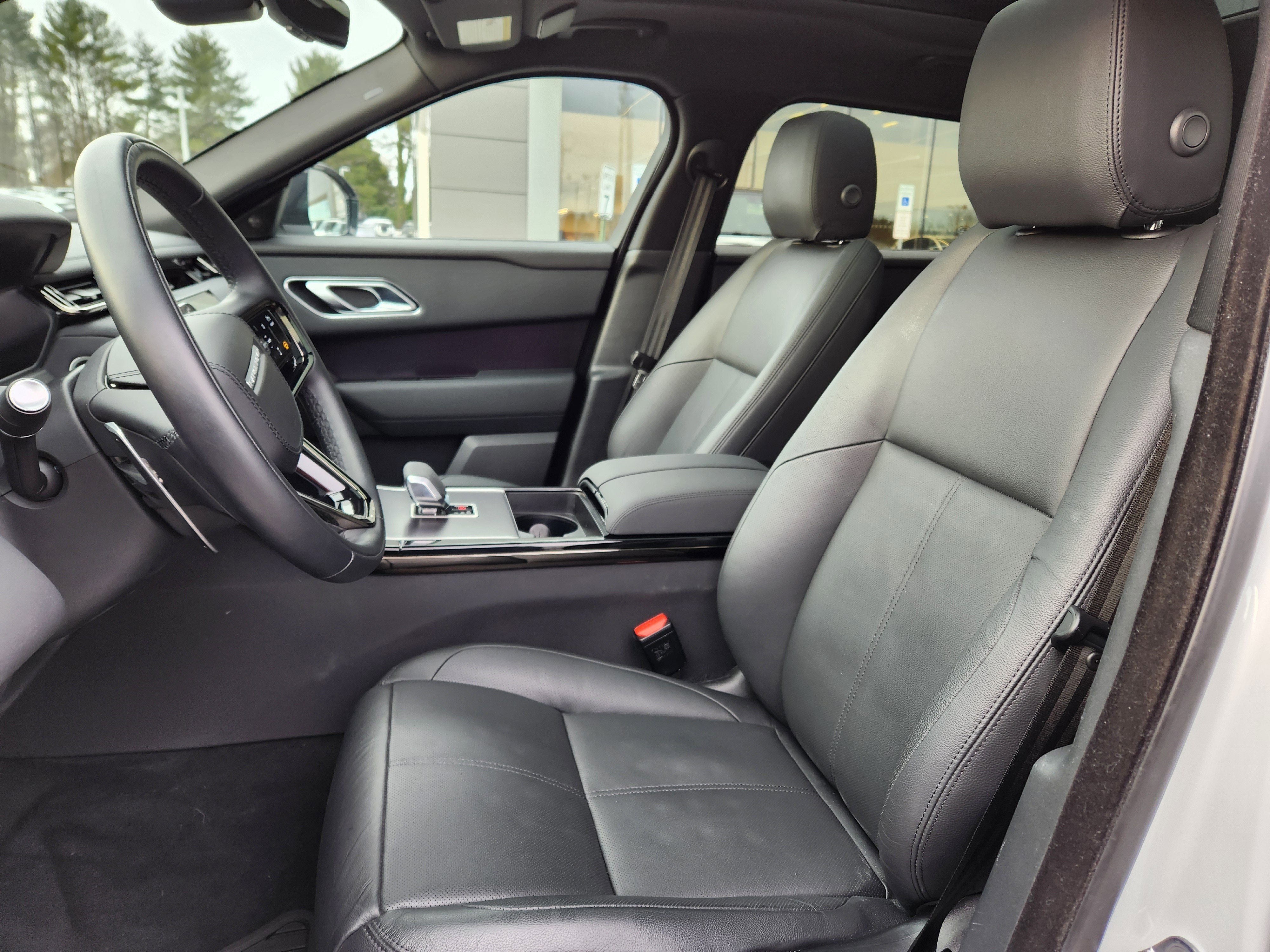 2026 Land Rover Range Rover Velar Dynamic SE