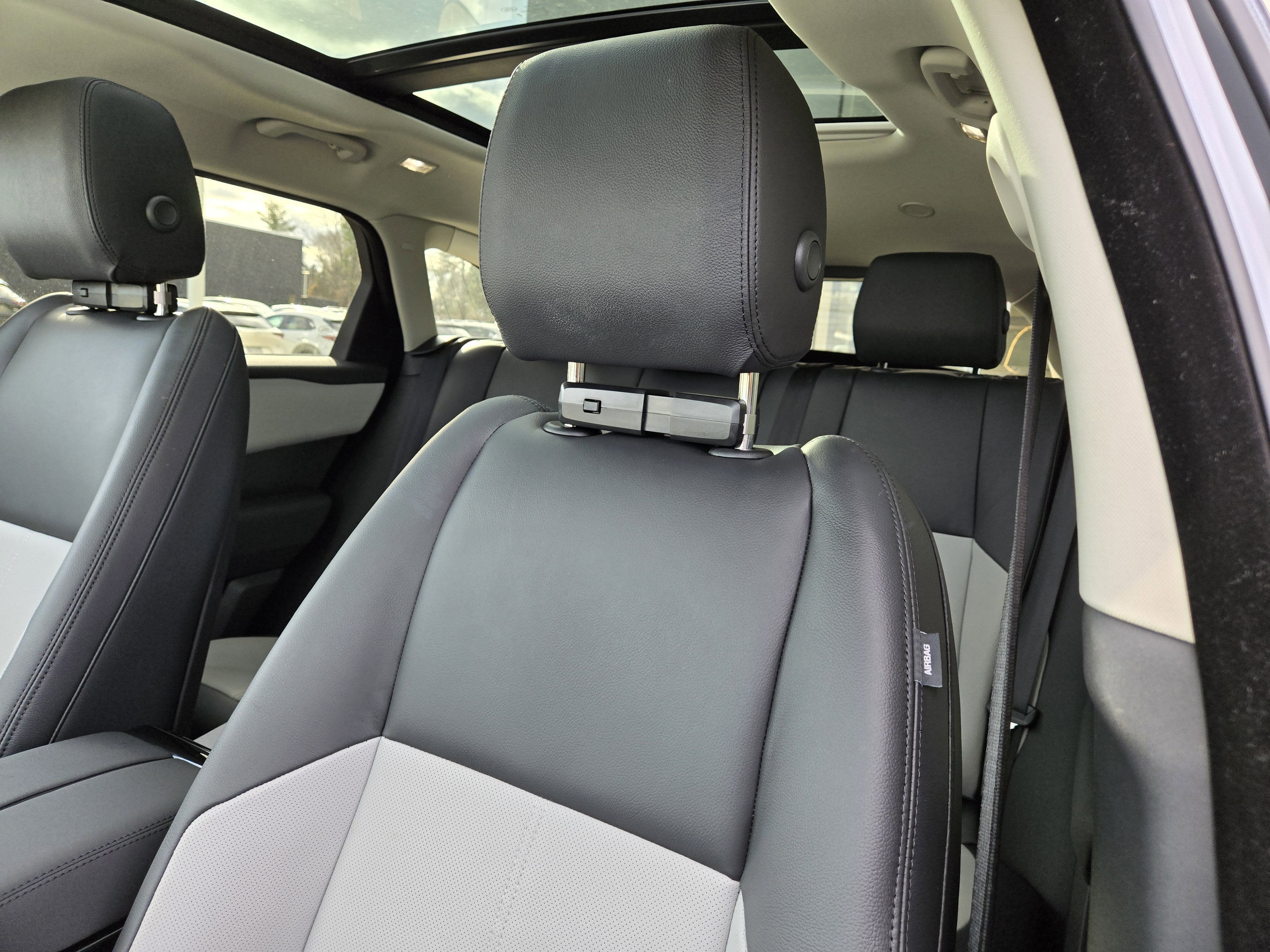 2025 Land Rover Range Rover Velar Dynamic SE