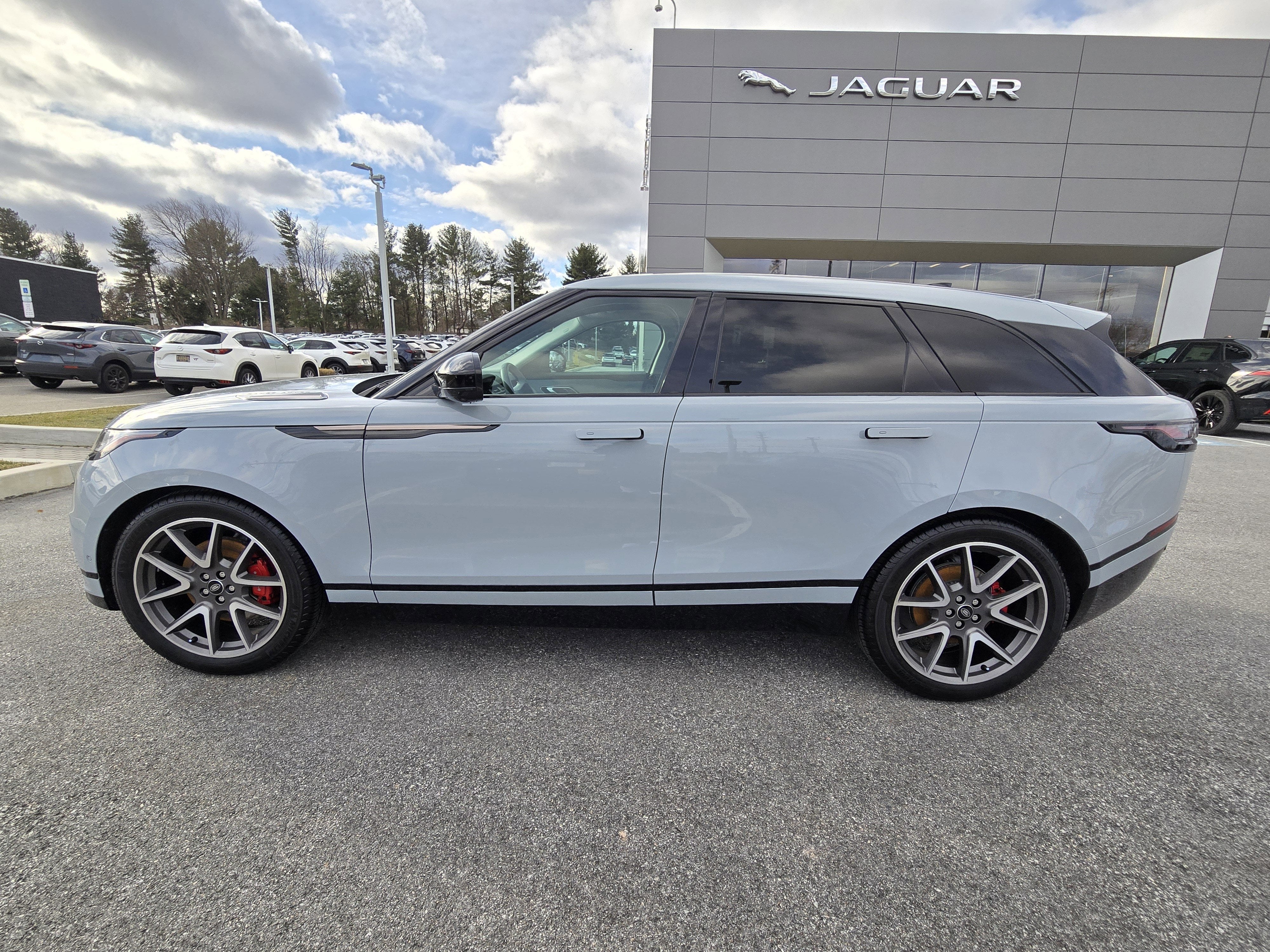 2025 Land Rover Range Rover Velar Dynamic SE