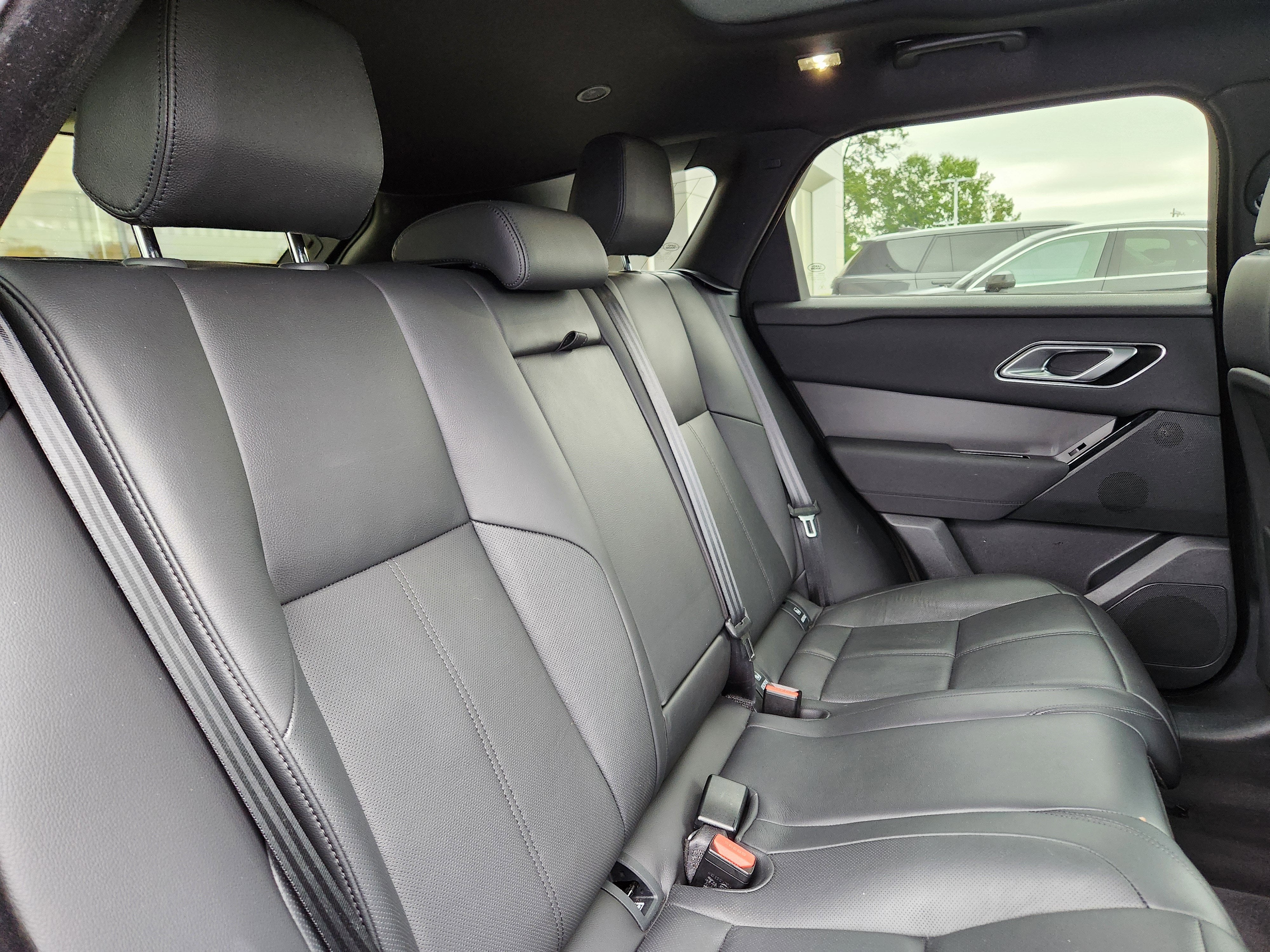 2025 Land Rover Range Rover Velar Dynamic SE