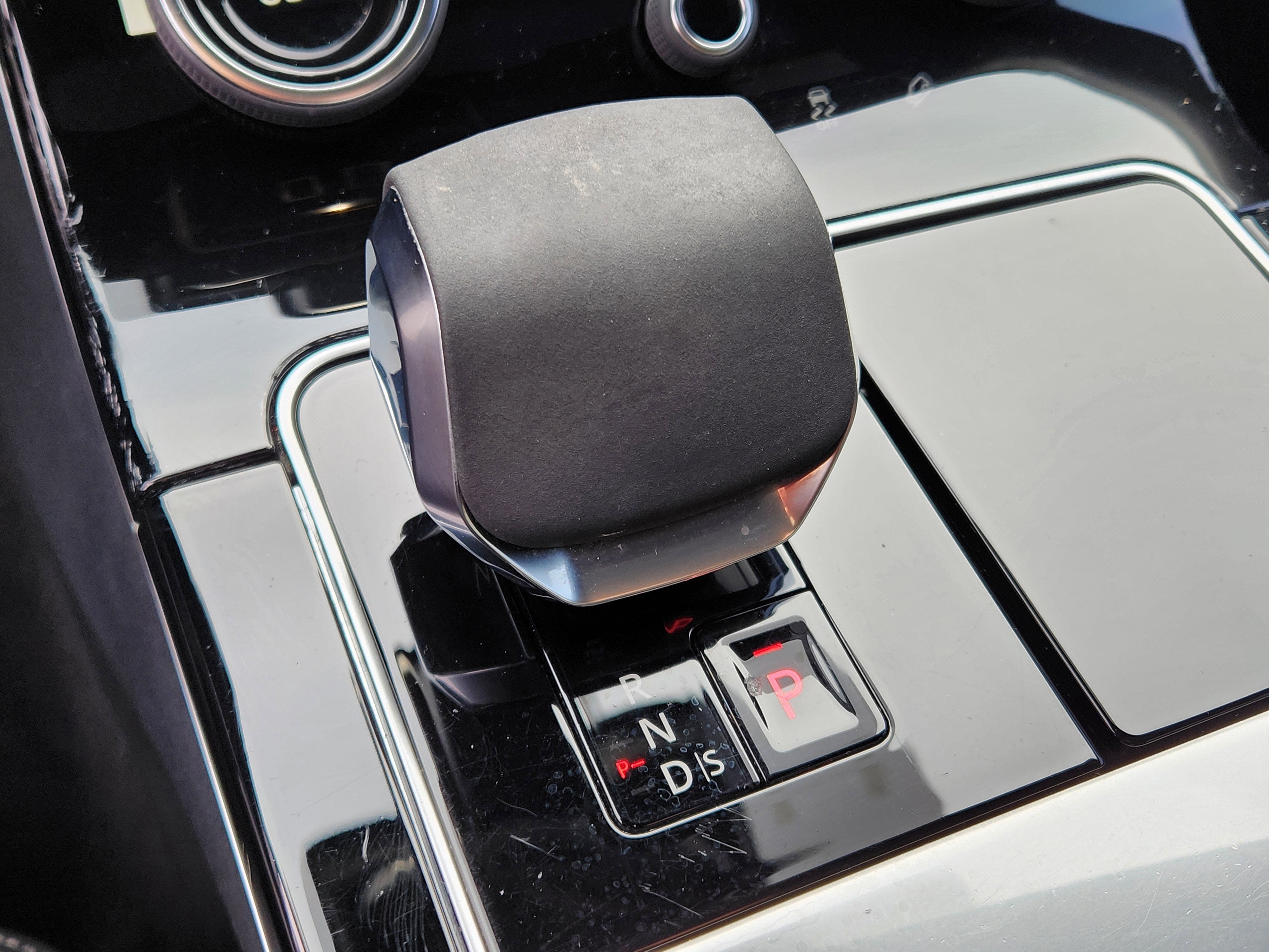 2022 Land Rover Range Rover Velar P250 R-Dynamic S