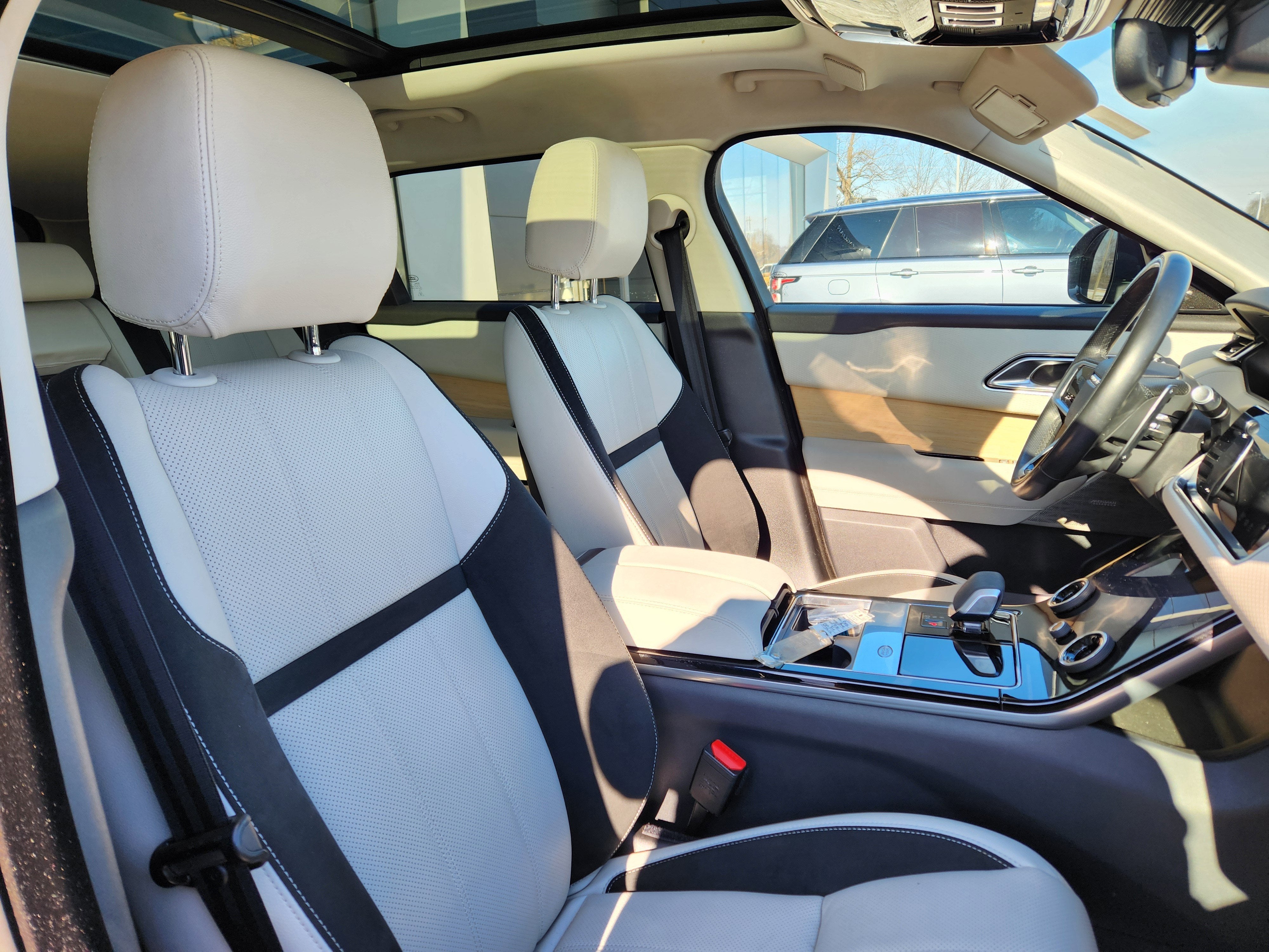 2022 Land Rover Range Rover Velar P250 R-Dynamic S