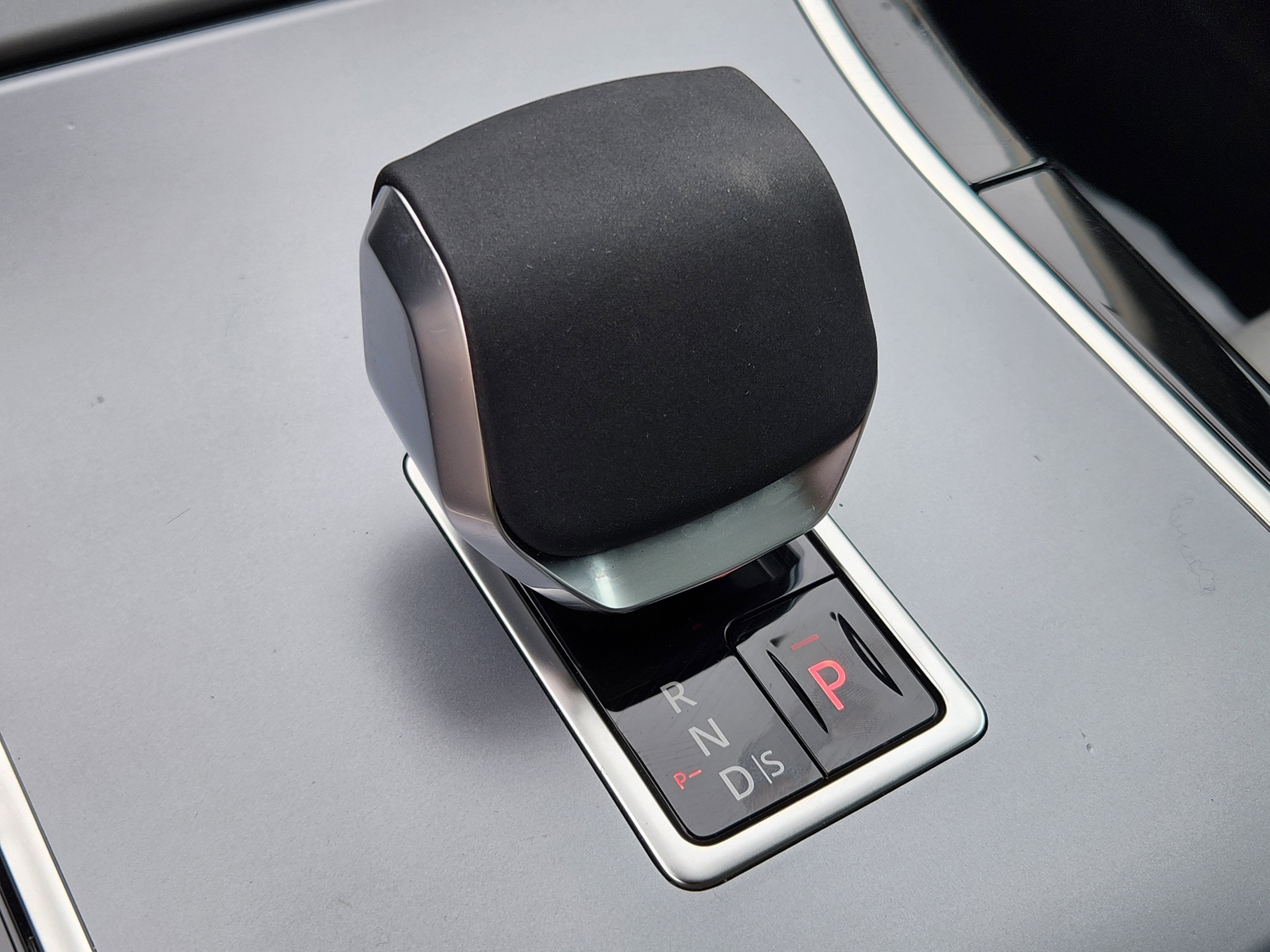 2025 Land Rover Range Rover Evoque S