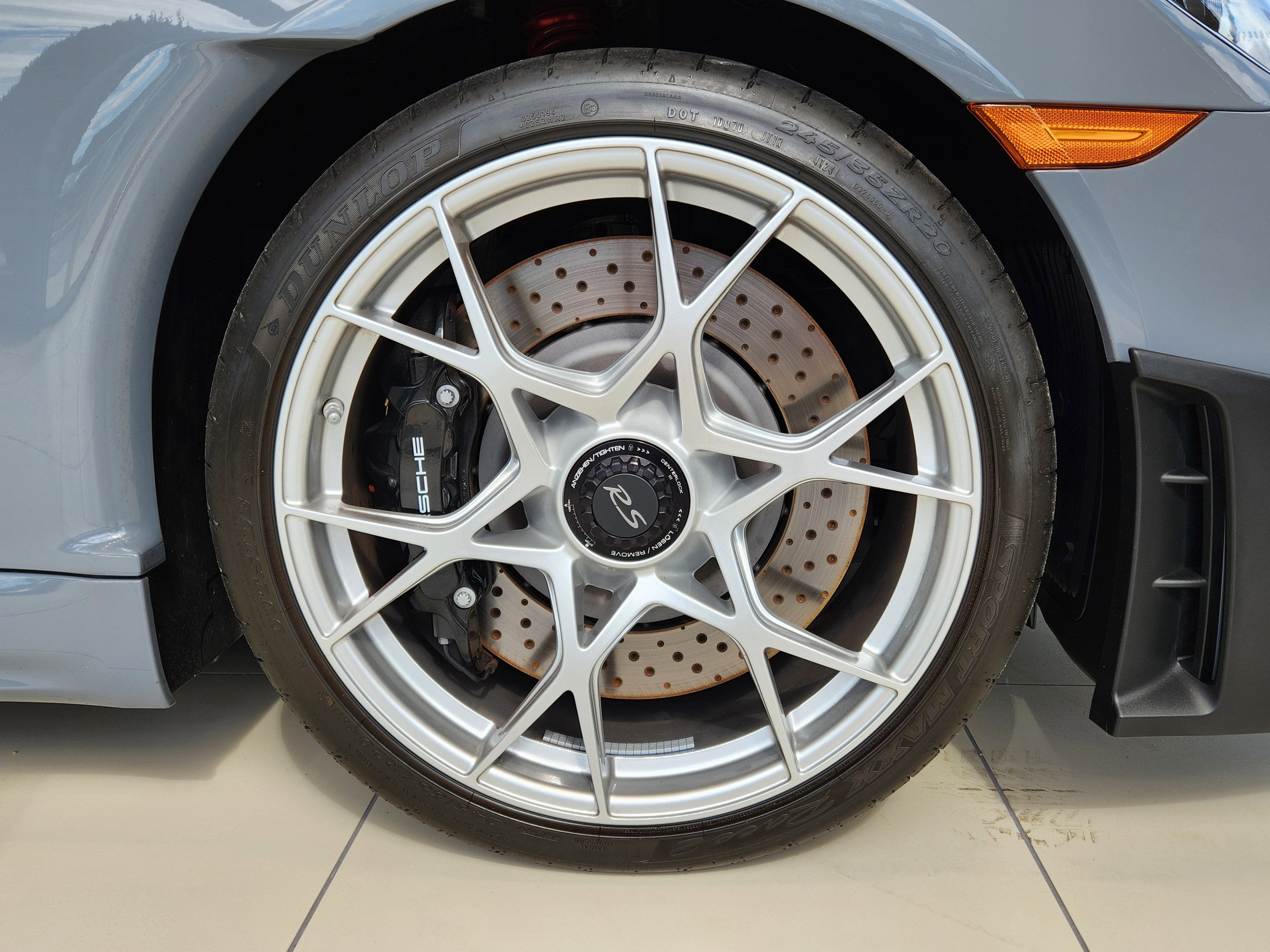 2025 Porsche 718 Spyder RS
