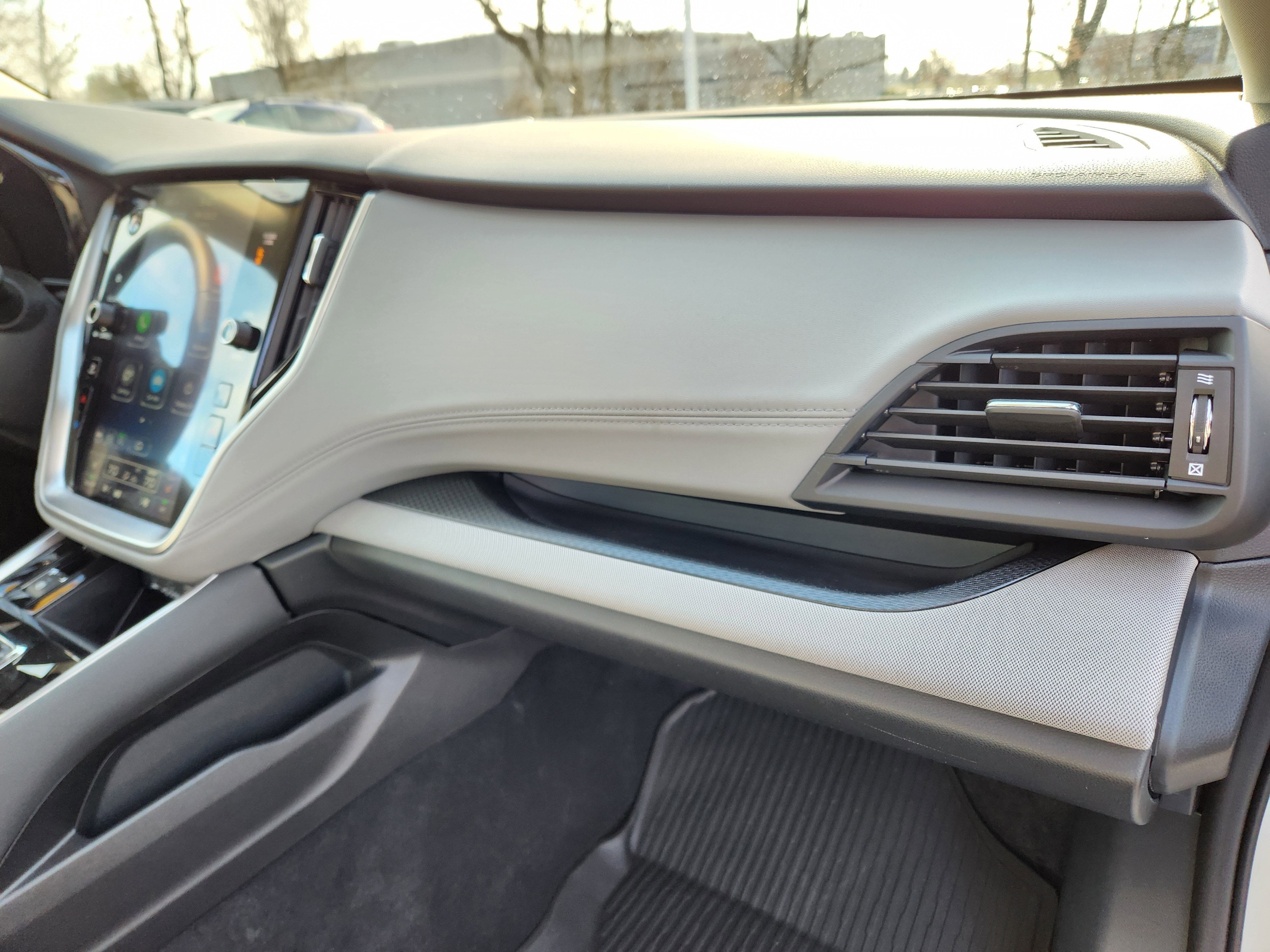 2025 Subaru Legacy Premium Blind Spot Detection w/ Rear Cross Traffic Alert +