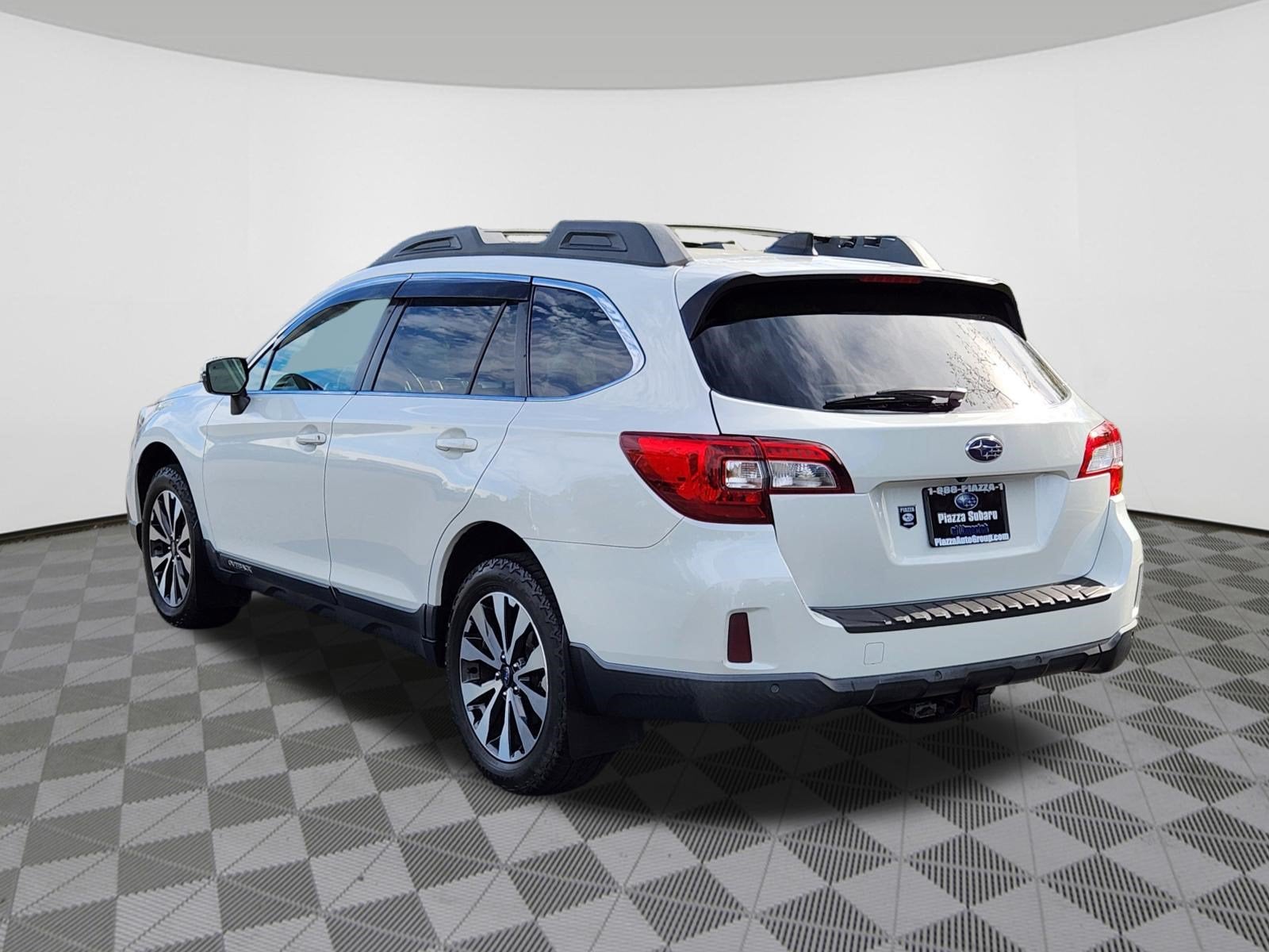 2017 Subaru Outback 2.5i LimitedEyeSight + Navigation System + High Beam As