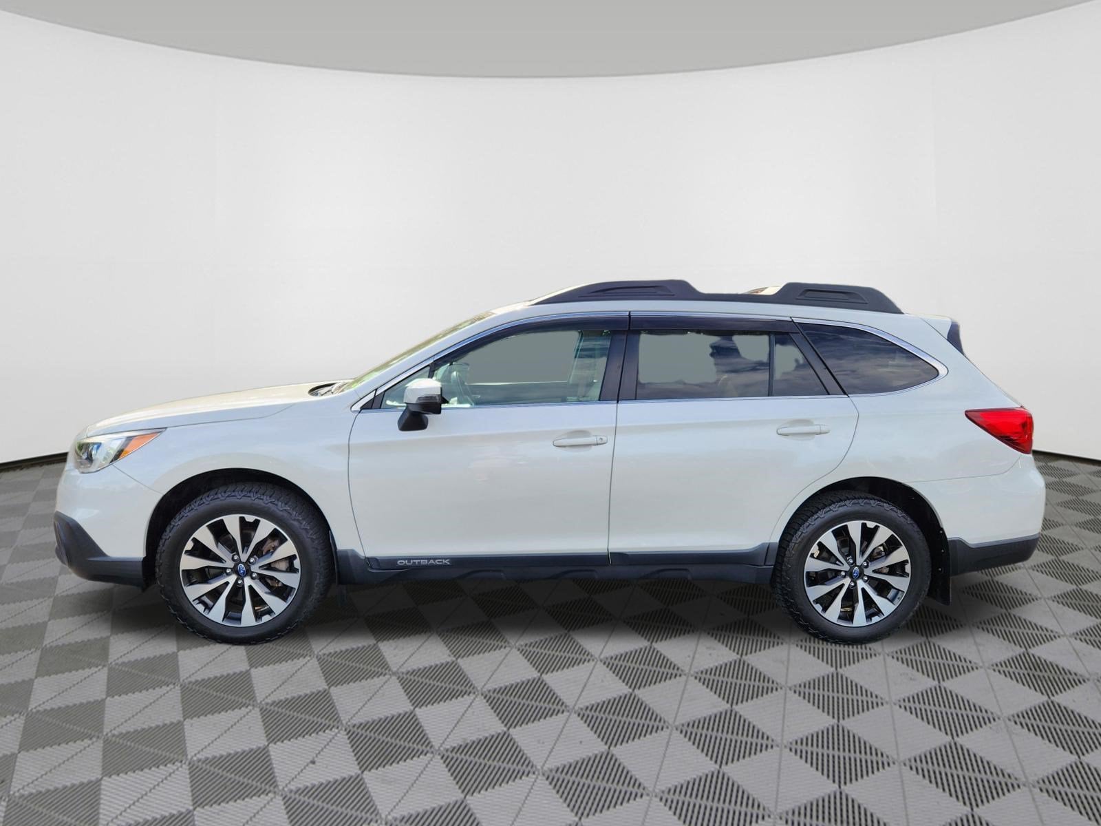 2017 Subaru Outback 2.5i LimitedEyeSight + Navigation System + High Beam As