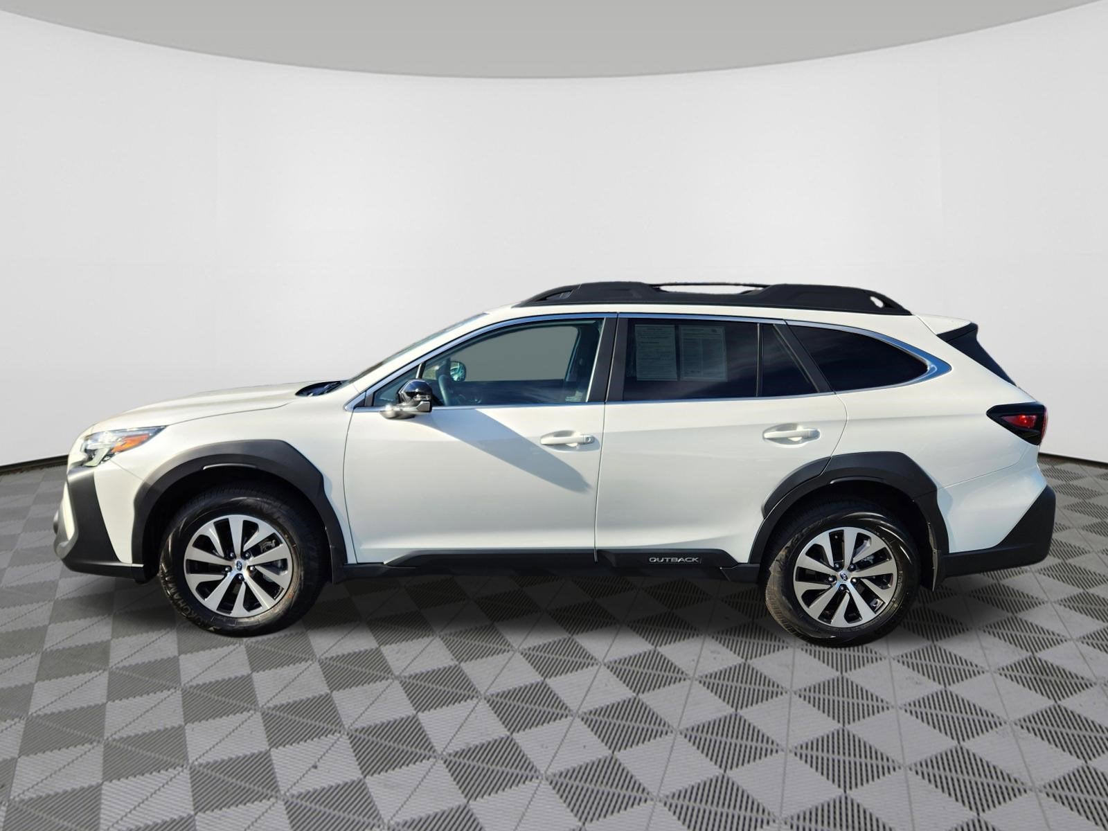 2025 Subaru Outback Premium Blind Spot Detection w/ Rear Cross Traffic Alert+K