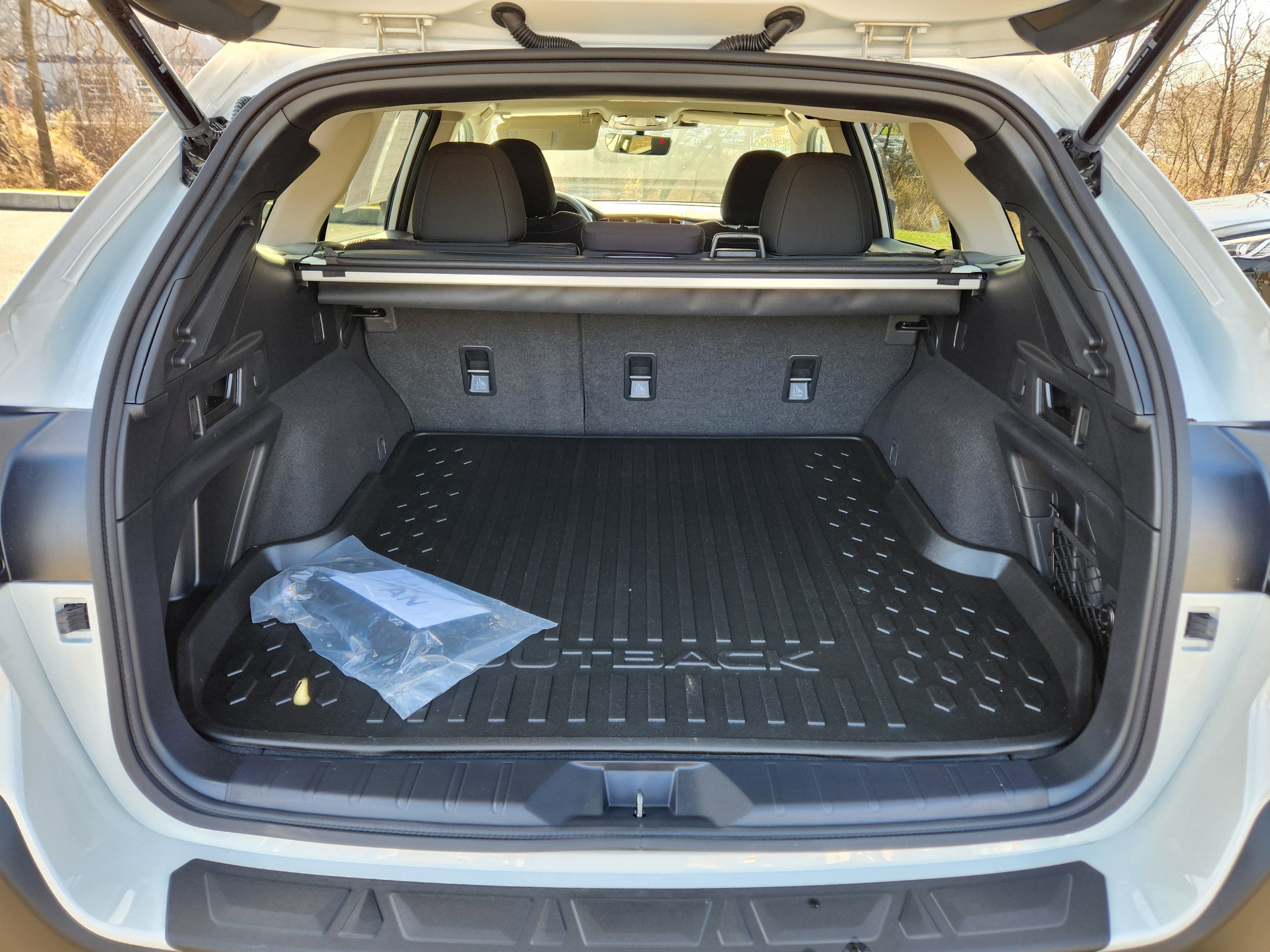 2025 Subaru Outback Premium Blind Spot Detection w/ Rear Cross Traffic Alert+K