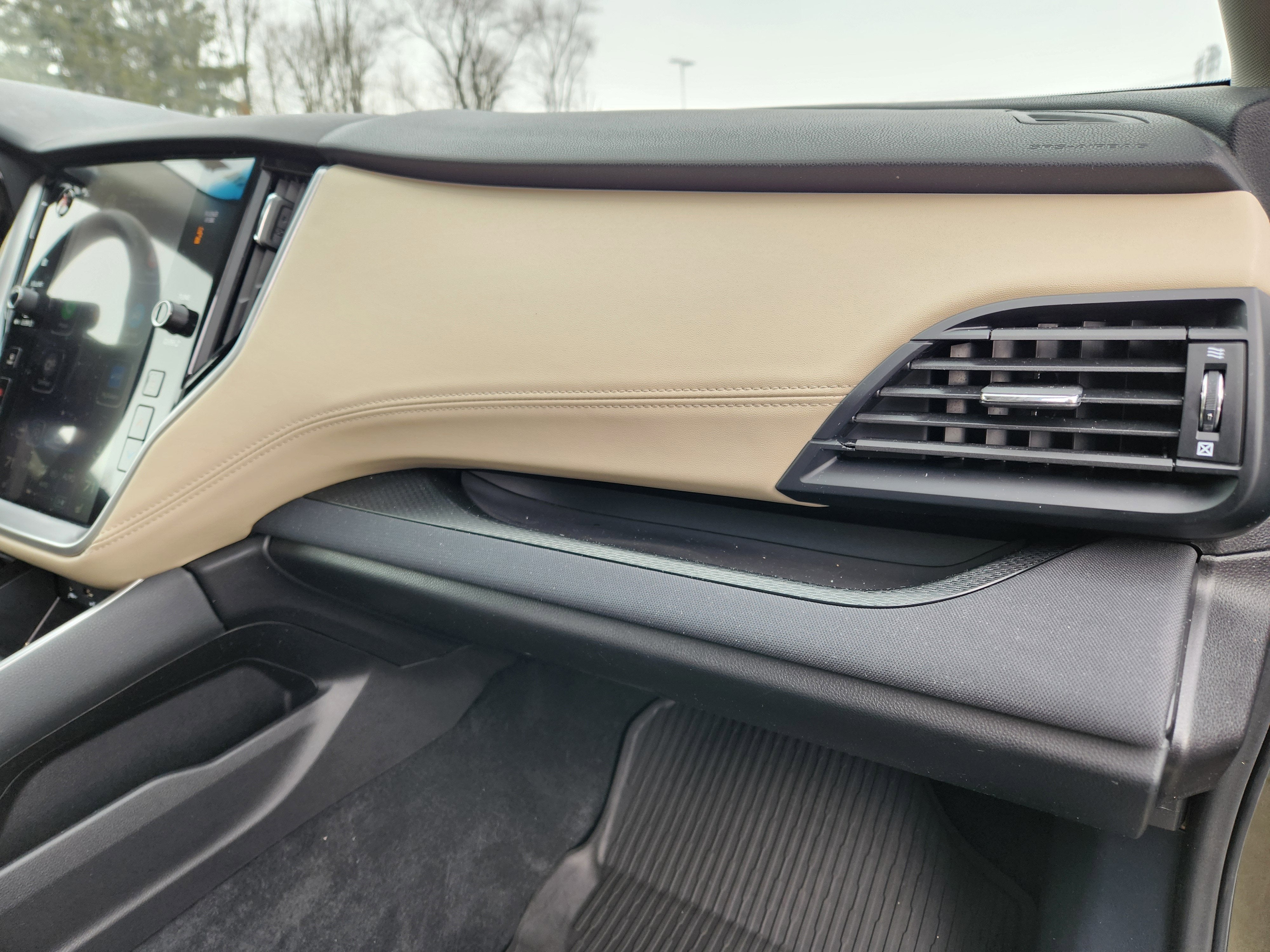 2022 Subaru Outback Premium Blind Spot Detection w/ Rear Cross Traffic Alert +