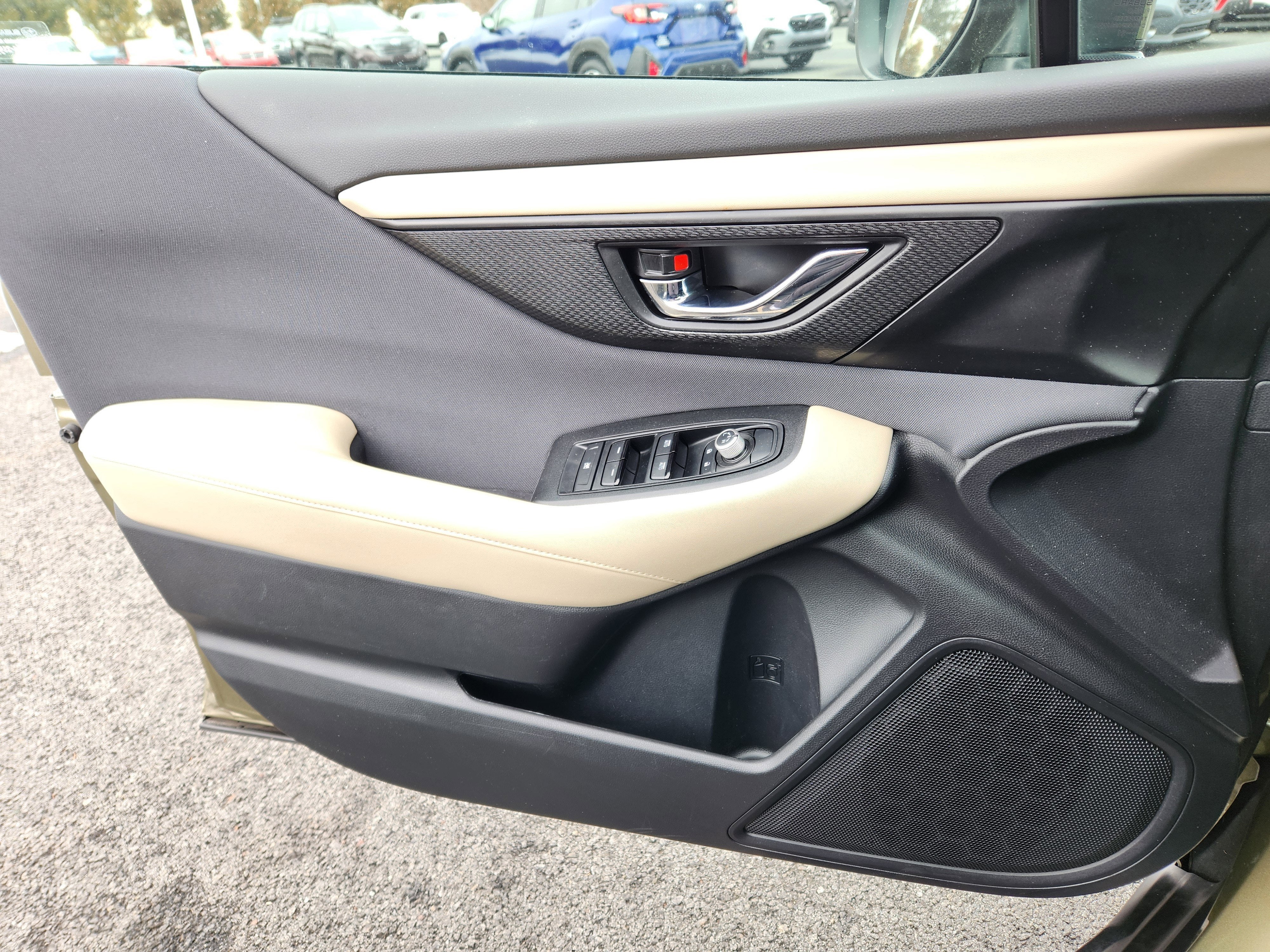 2022 Subaru Outback Premium Blind Spot Detection w/ Rear Cross Traffic Alert +