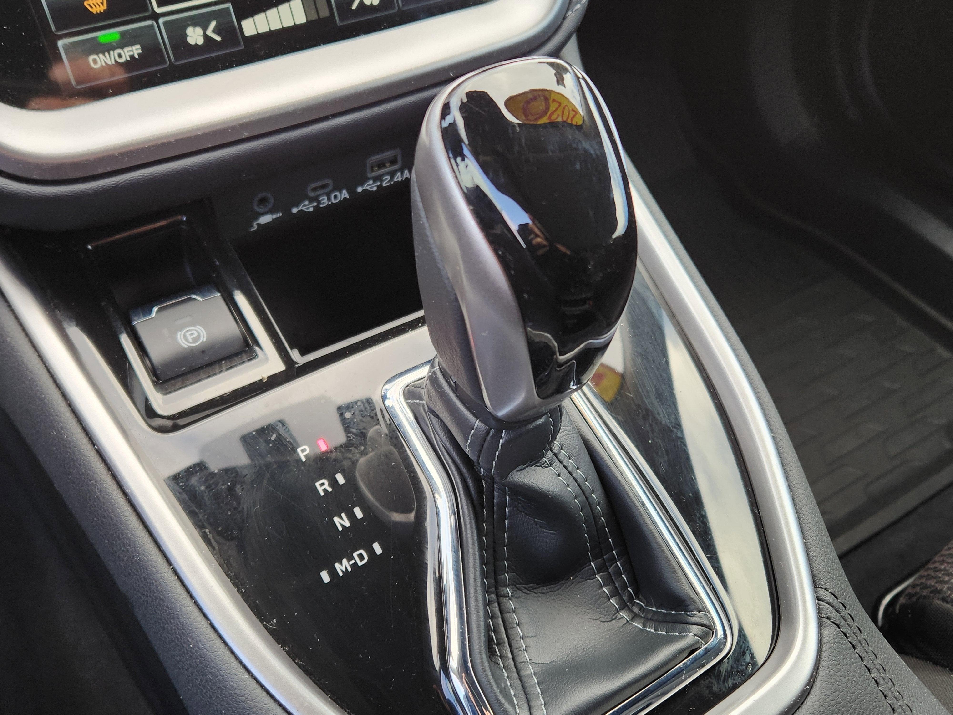 2025 Subaru Outback Premium Blind Spot Detection w/ Rear Cross Traffic Alert +