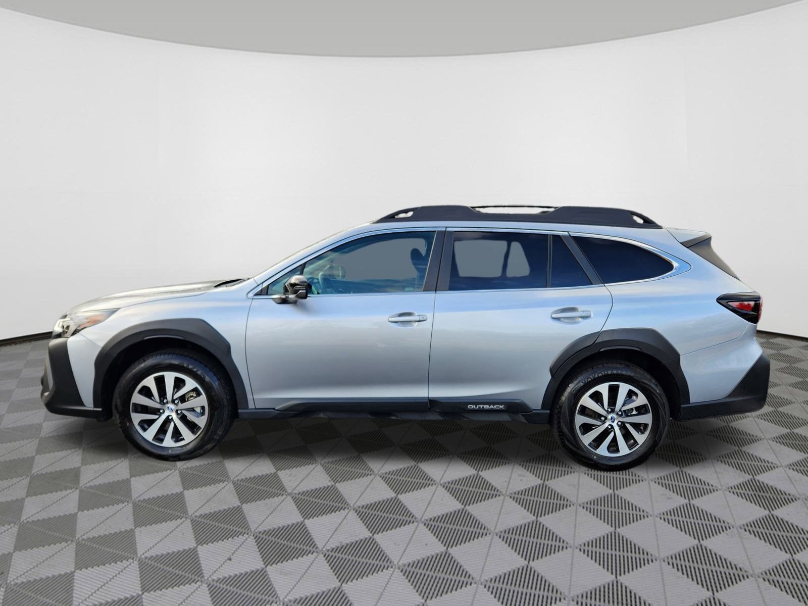 2025 Subaru Outback Premium Blind Spot Detection w/ Rear Cross Traffic Alert +