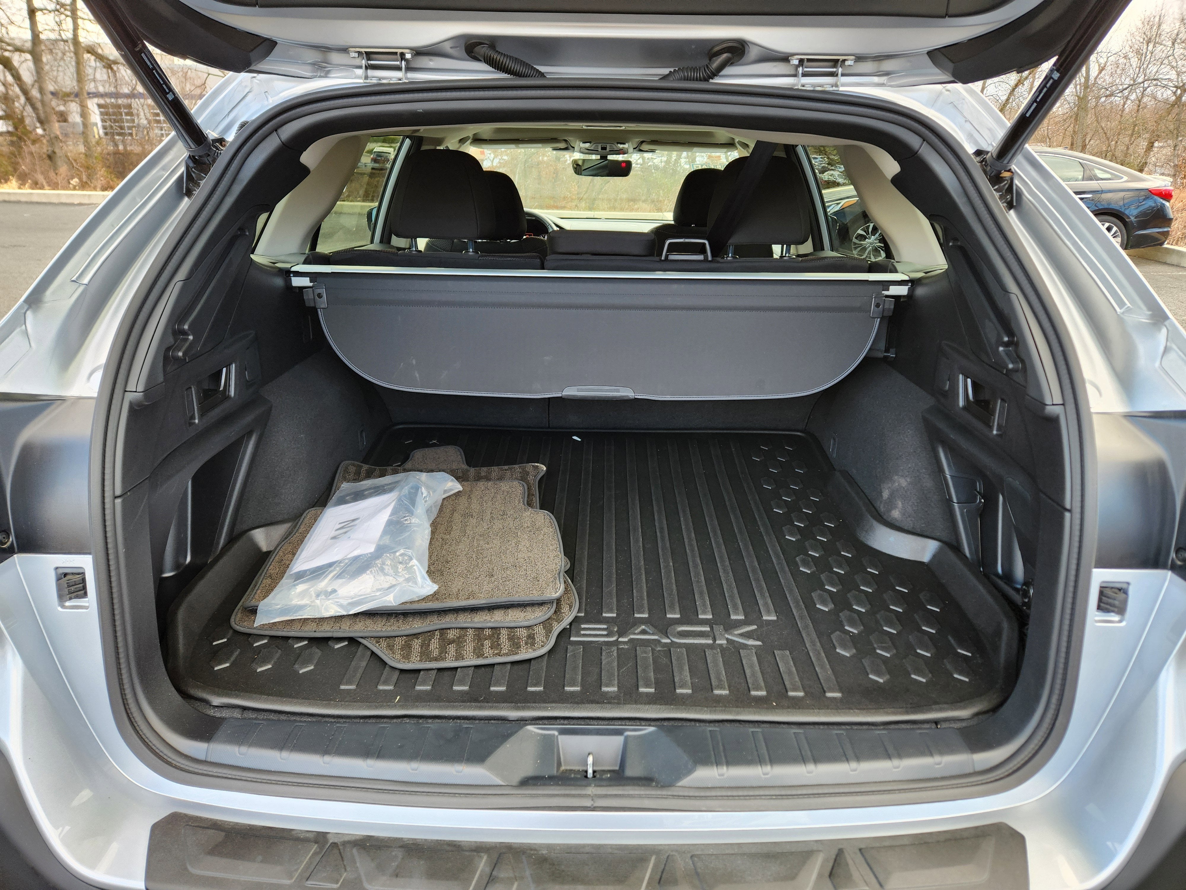 2025 Subaru Outback Premium Blind Spot Detection w/ Rear Cross Traffic Alert +