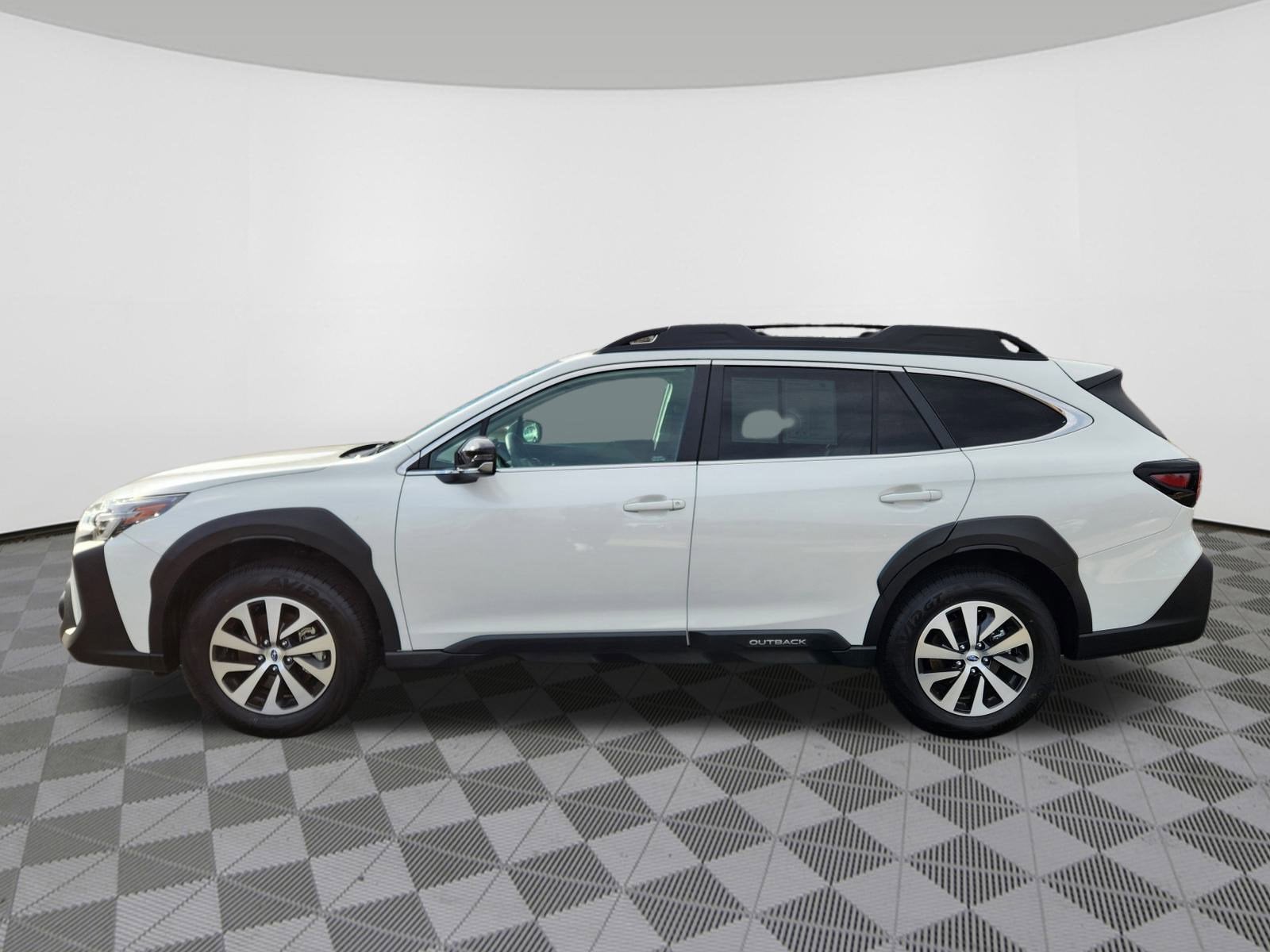 2025 Subaru Outback Premium Blind Spot Detection w/ Rear Cross Traffic Alert +