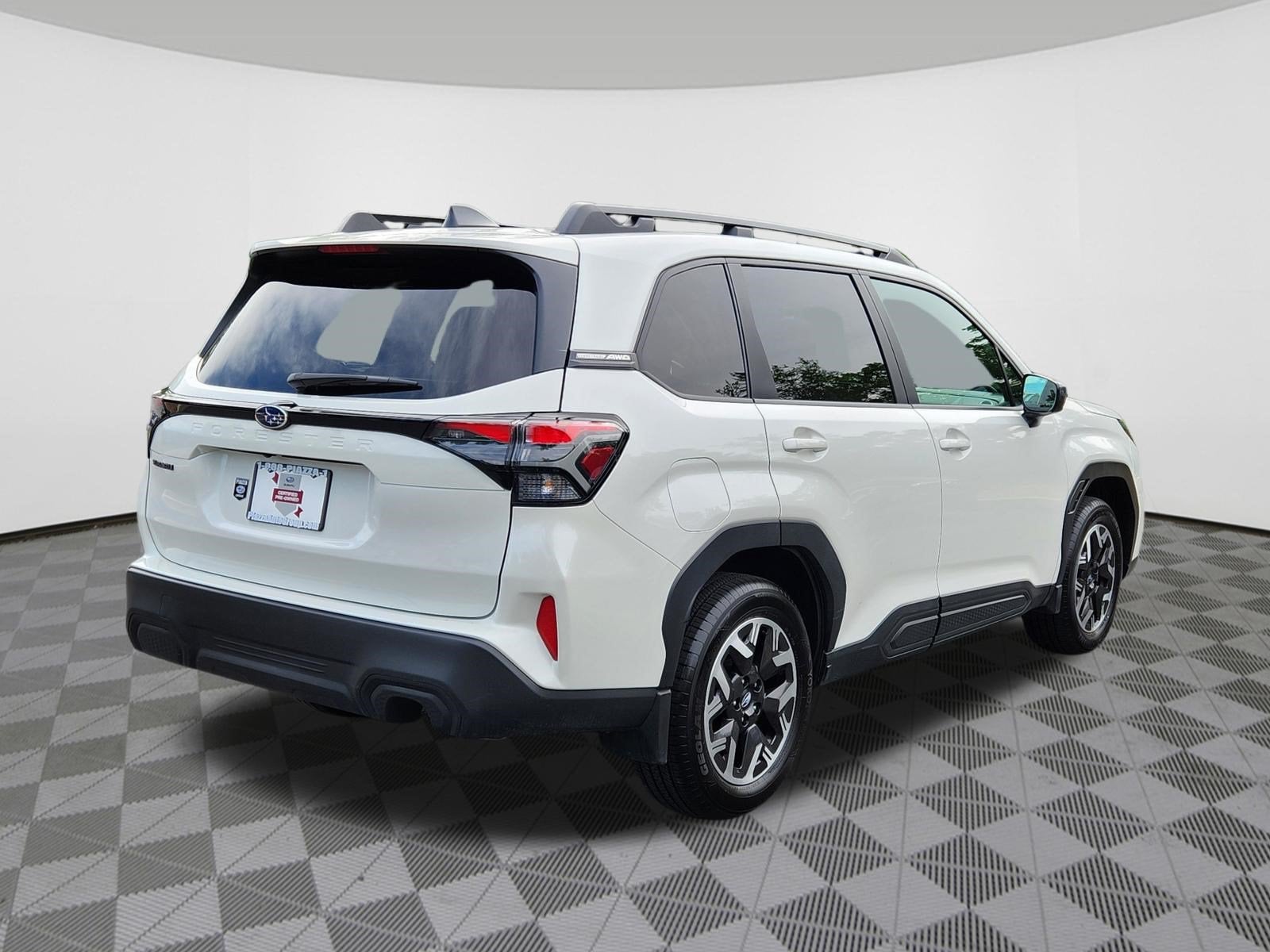 2026 Subaru Forester Premium Power Rear Gate + Blind Spot Detection / Rear Cros