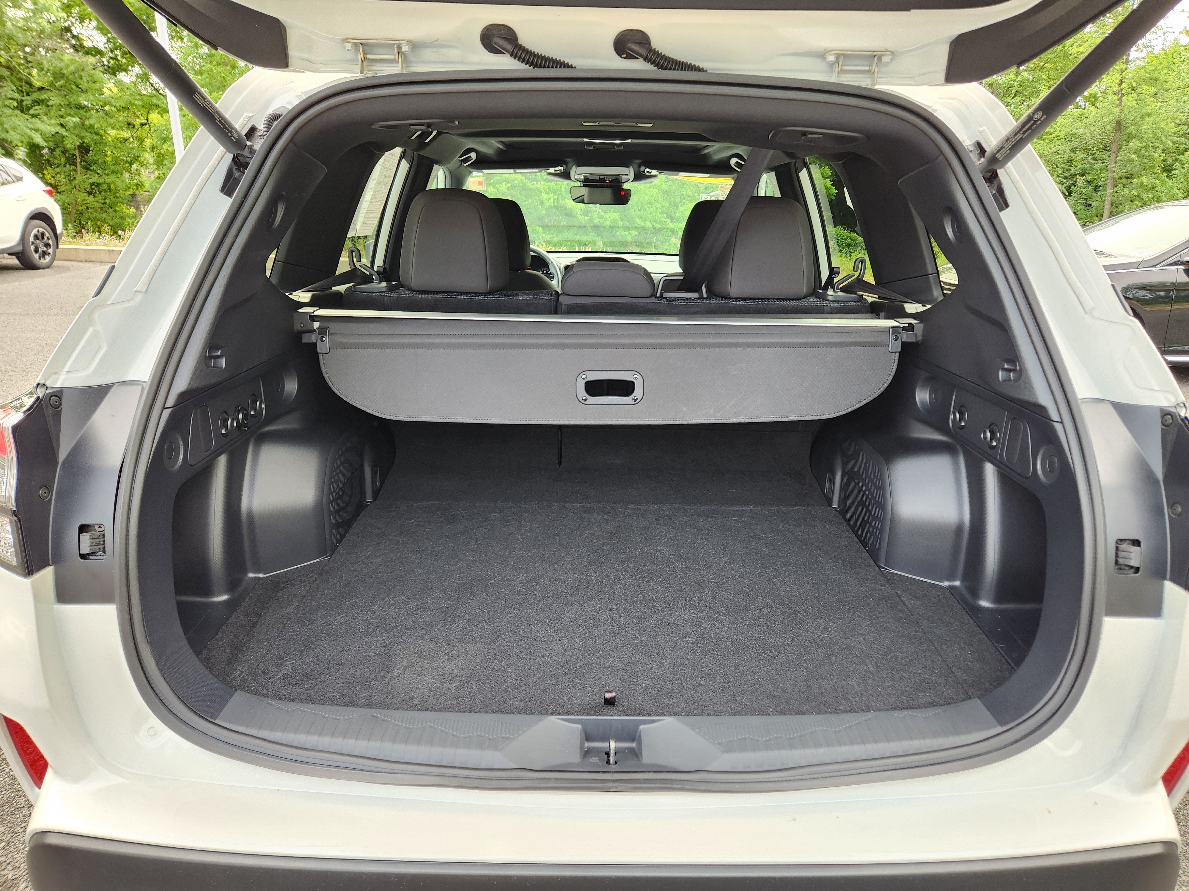 2026 Subaru Forester Premium Power Rear Gate + Blind Spot Detection / Rear Cros