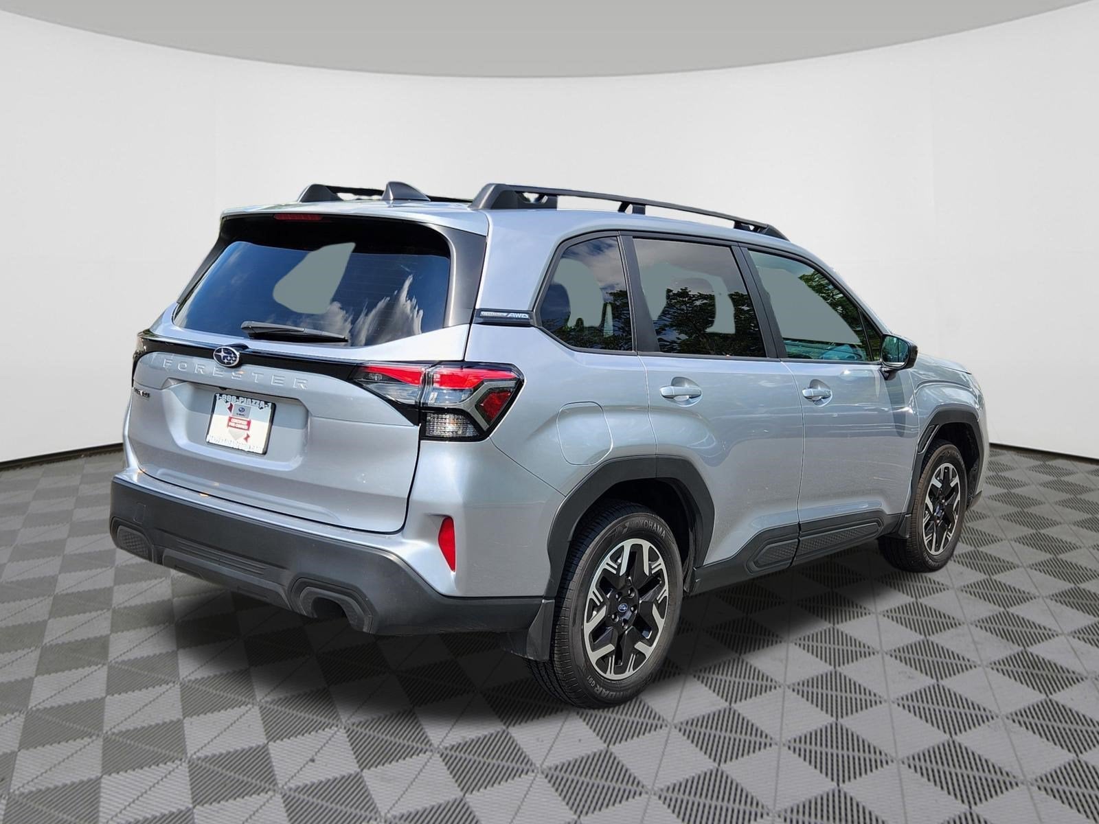 2026 Subaru Forester Premium Power Rear Gate + Blind Spot Detection / Rear Cros