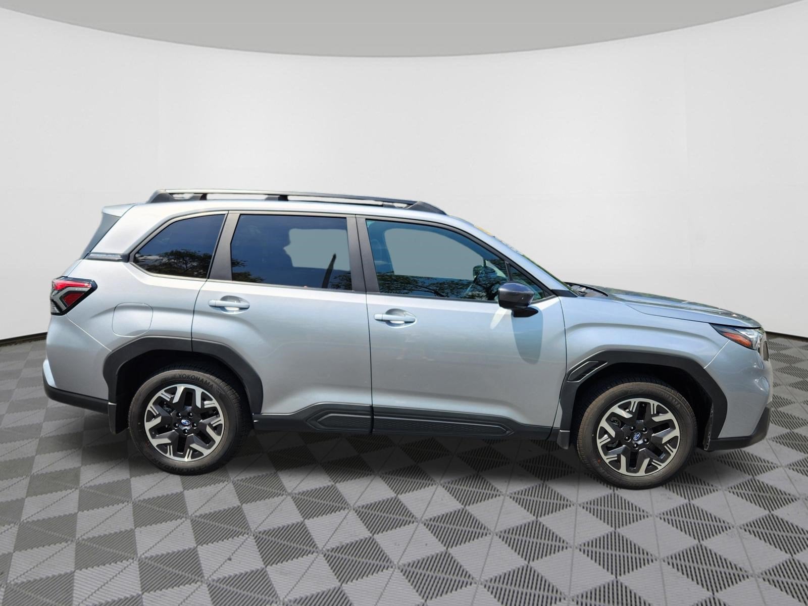 2026 Subaru Forester Premium Power Rear Gate + Blind Spot Detection / Rear Cros