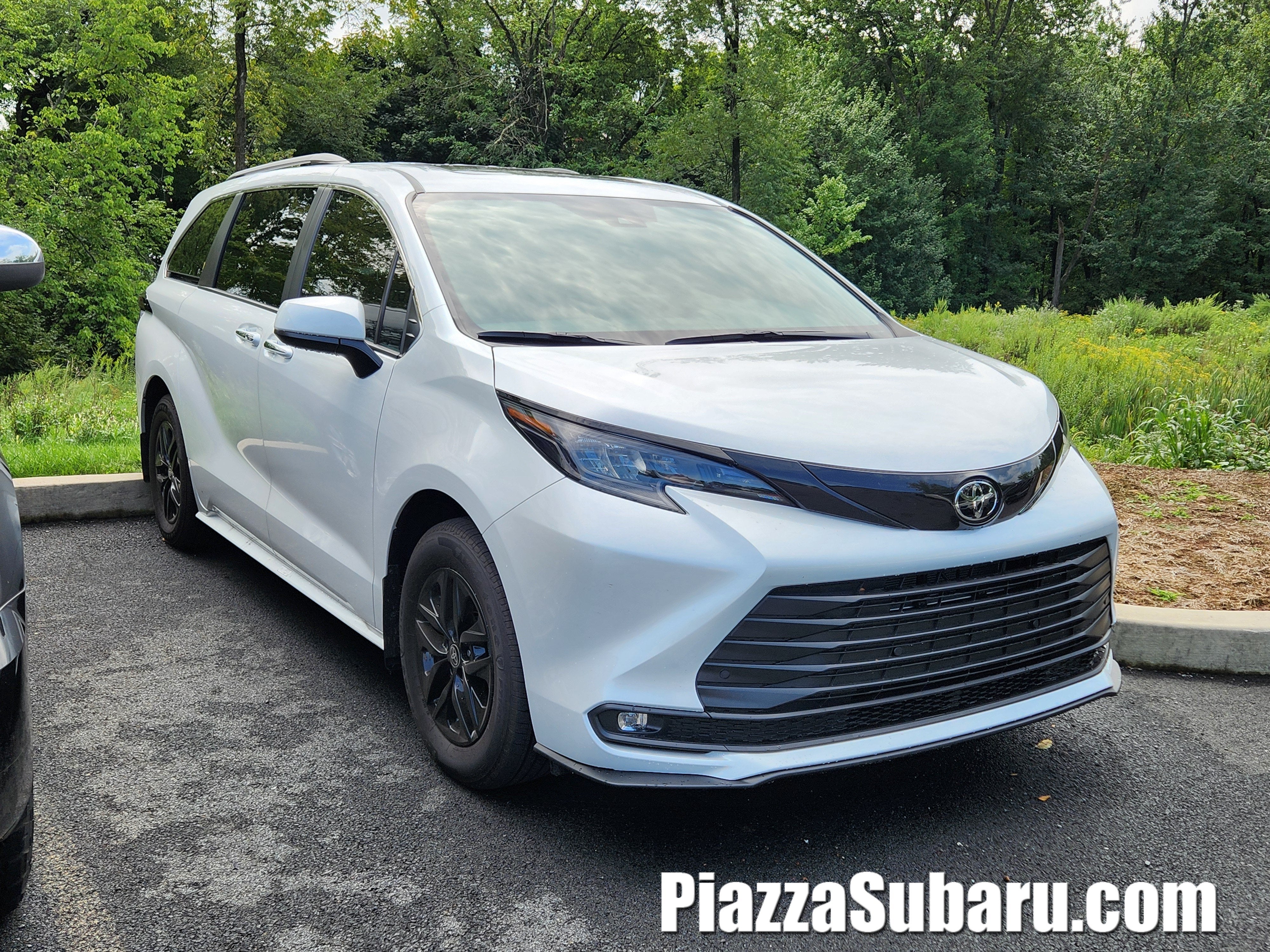 2026 Toyota Sienna XLE 8 Passenger