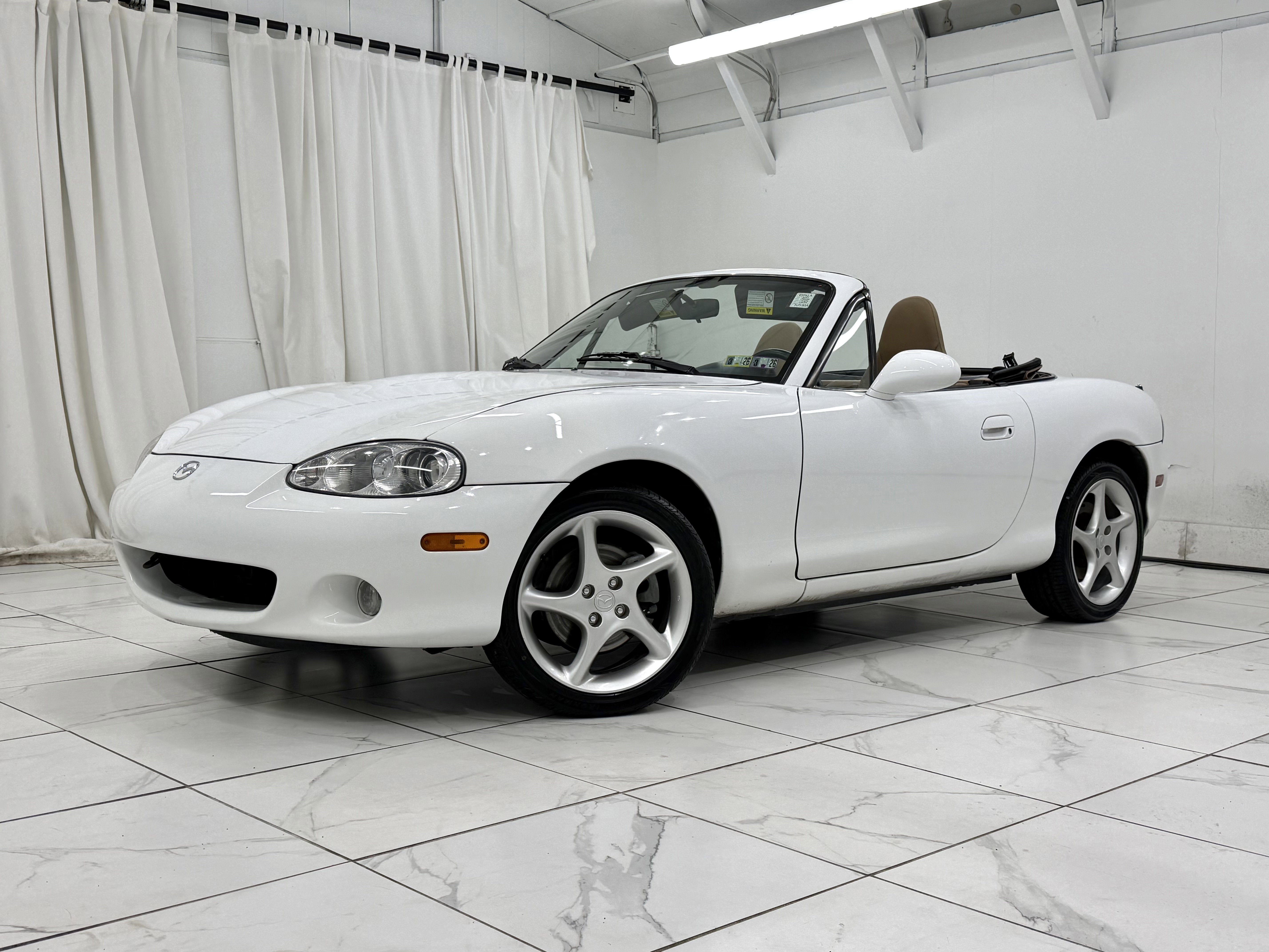 2001 Mazda Mazda MX-5 Miata Base