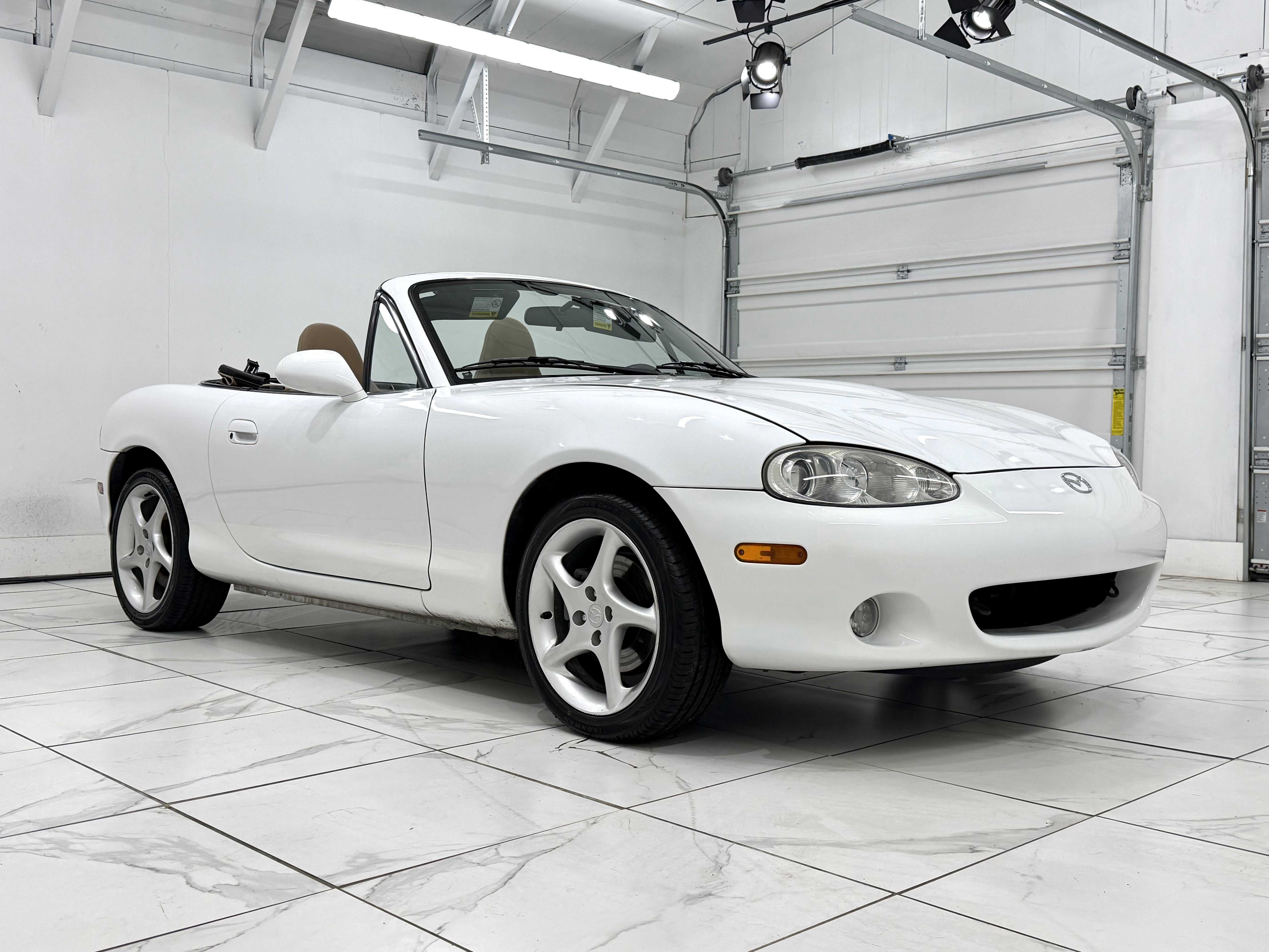 2001 Mazda Mazda MX-5 Miata Base