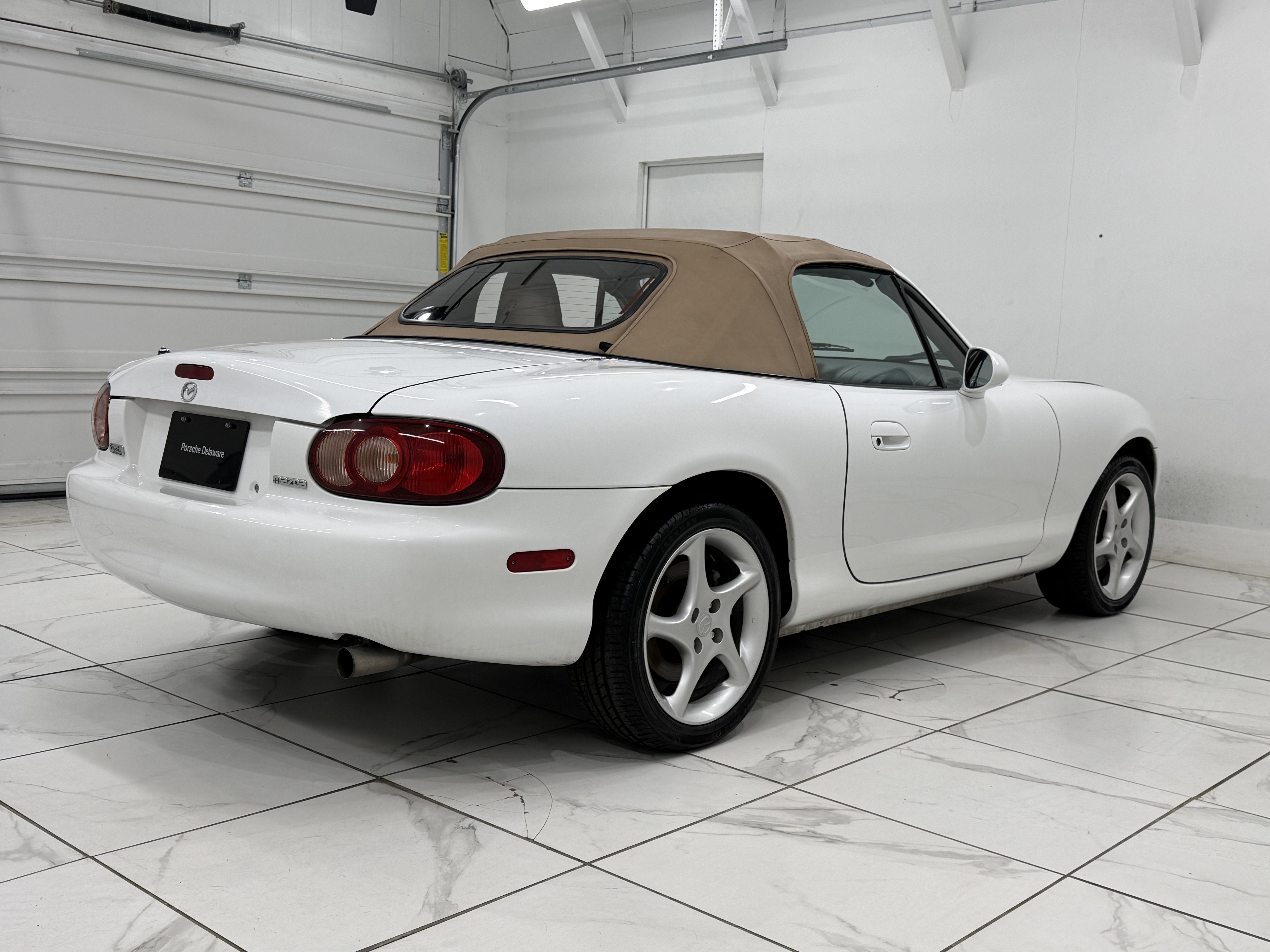 2001 Mazda Mazda MX-5 Miata Base