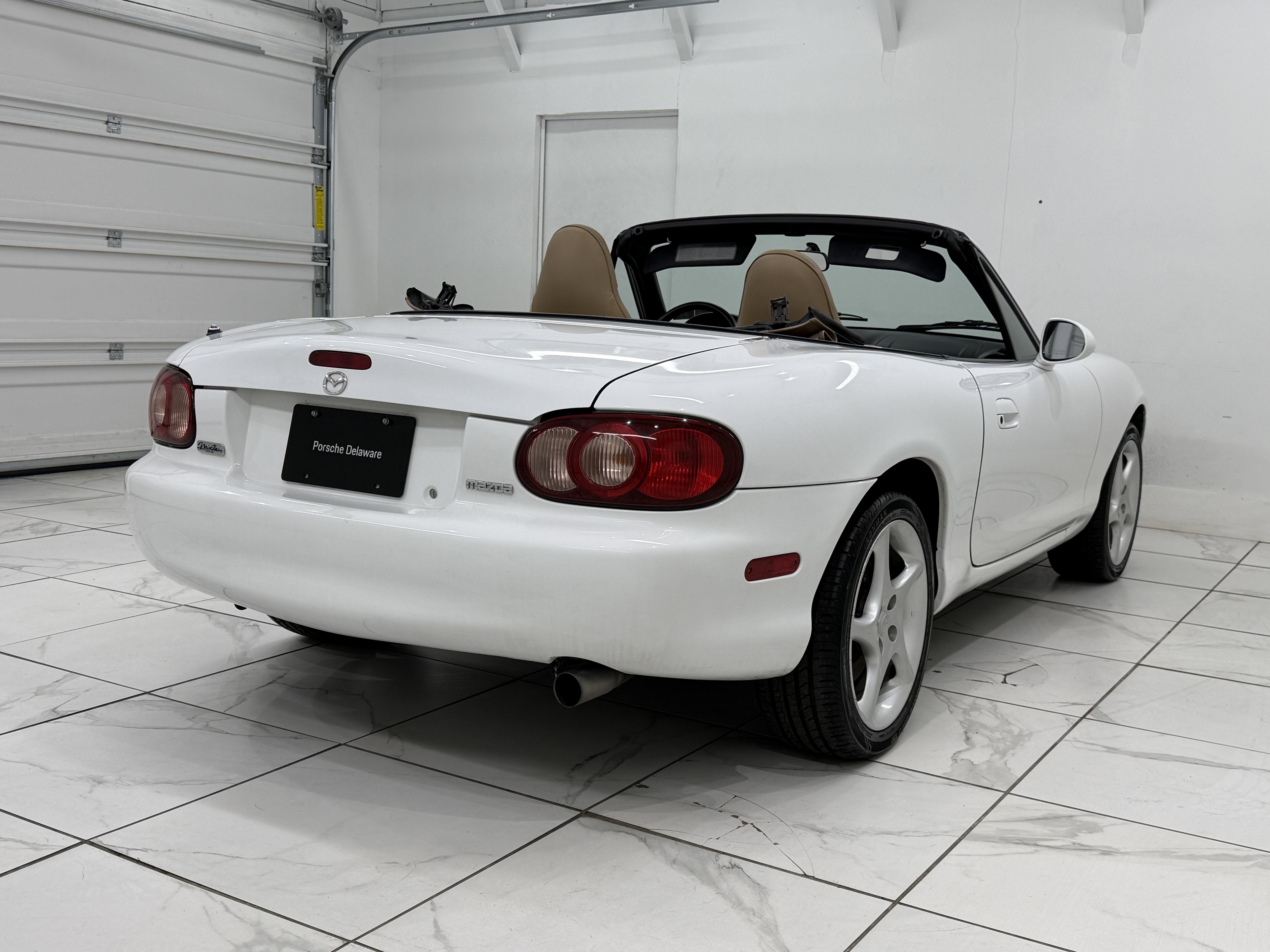 2001 Mazda Mazda MX-5 Miata Base