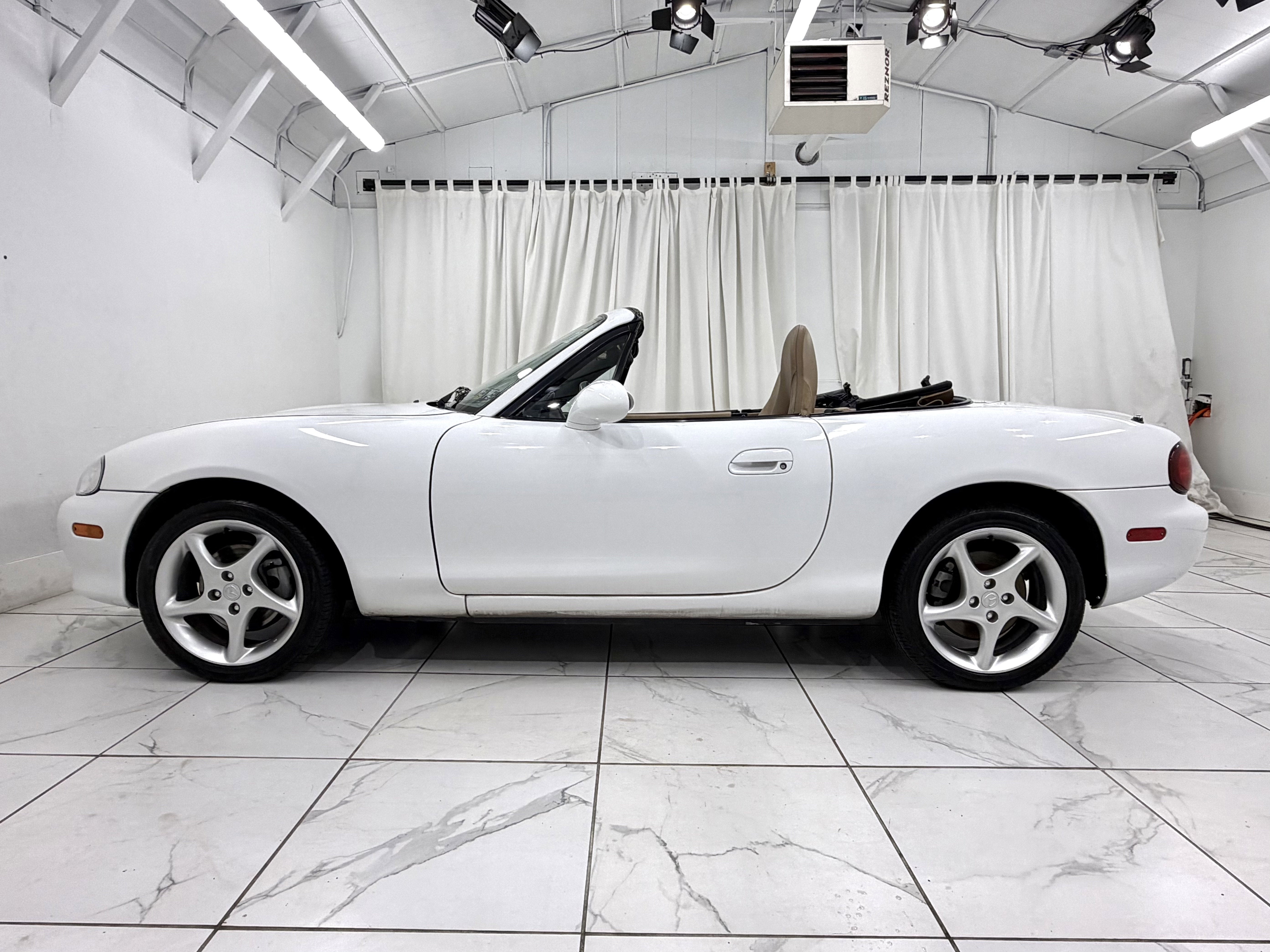 2001 Mazda Mazda MX-5 Miata Base