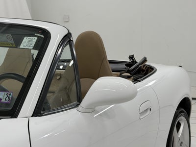 2001 Mazda Mazda MX-5 Miata Base