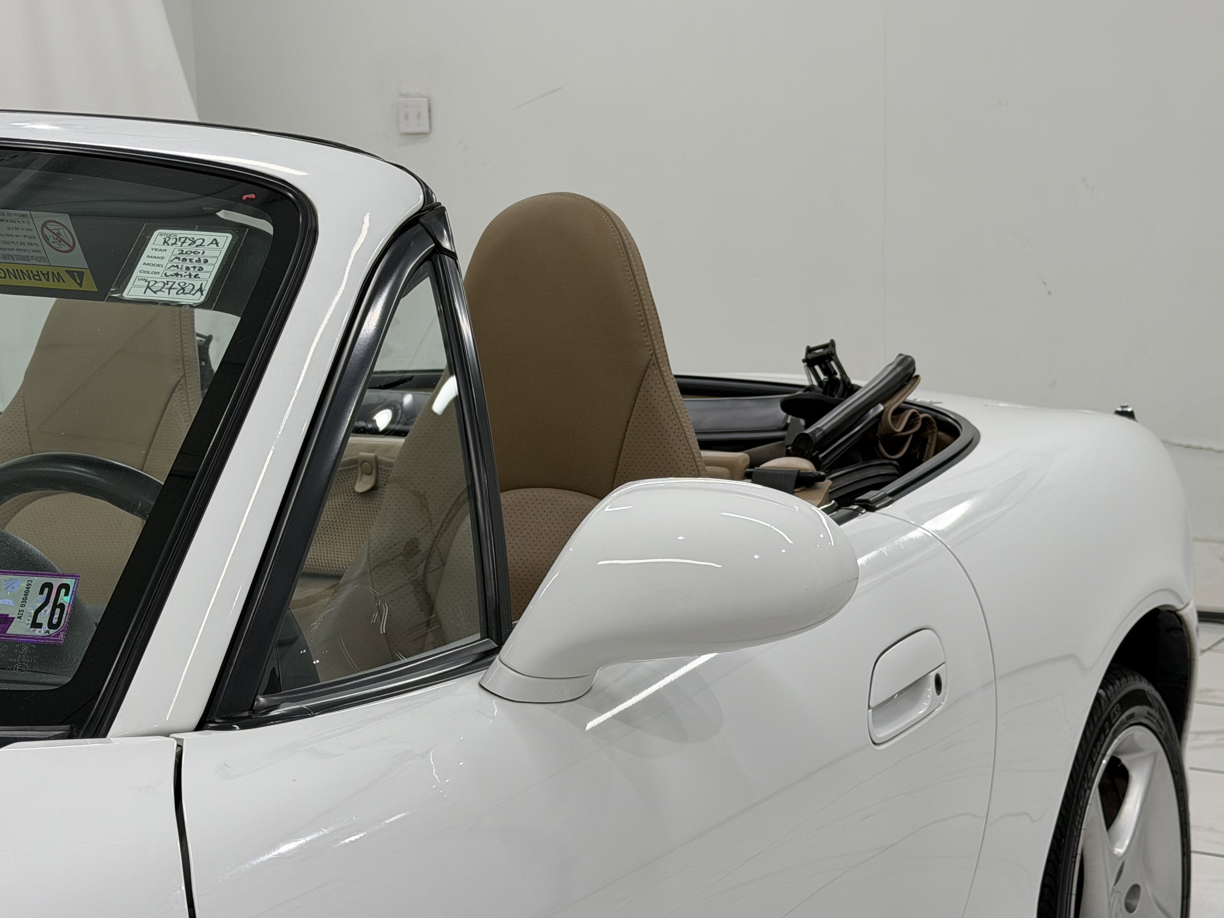 2001 Mazda Mazda MX-5 Miata Base