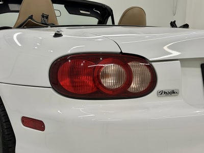 2001 Mazda Mazda MX-5 Miata Base