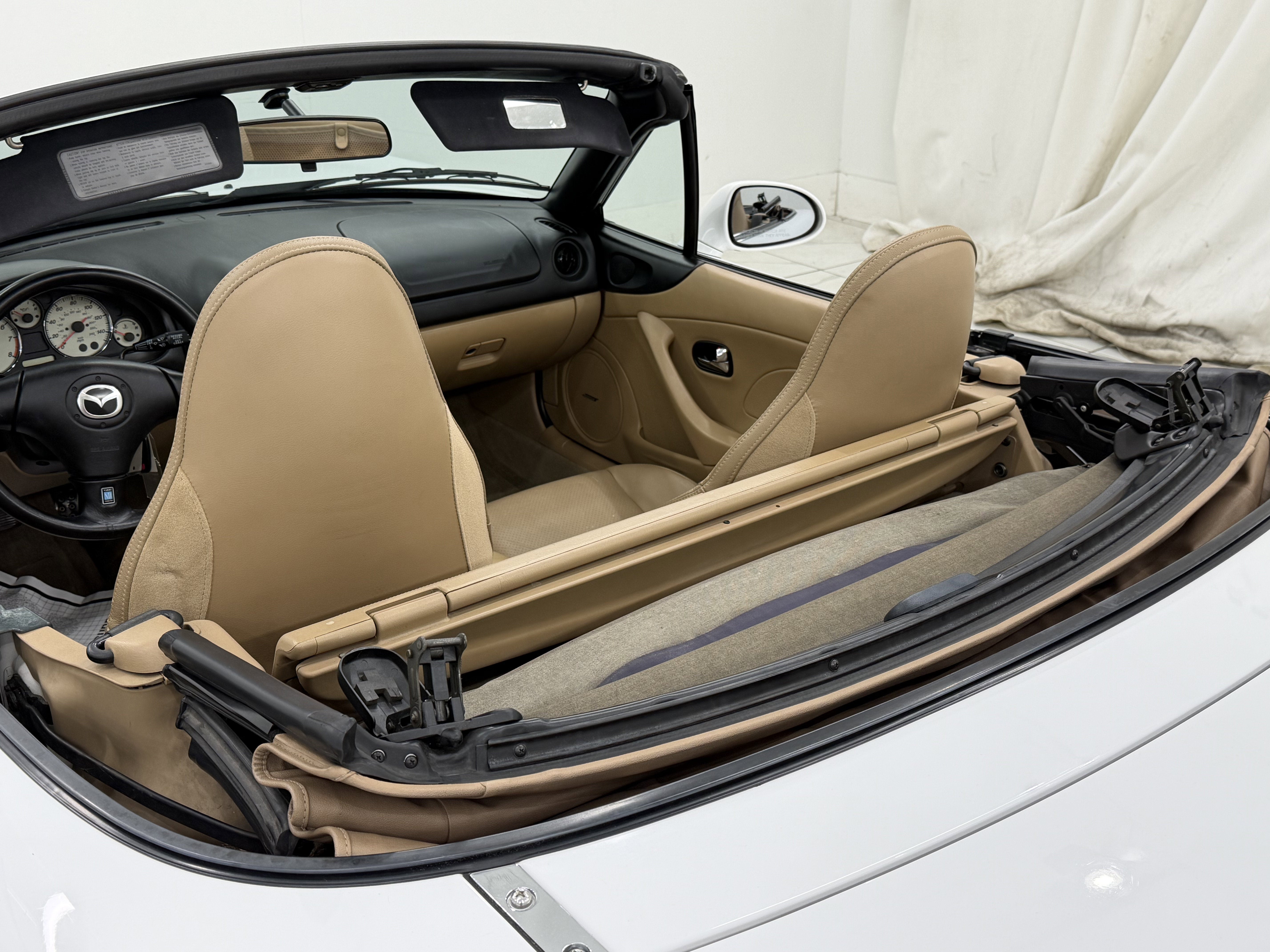 2001 Mazda Mazda MX-5 Miata Base