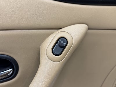 2001 Mazda Mazda MX-5 Miata Base