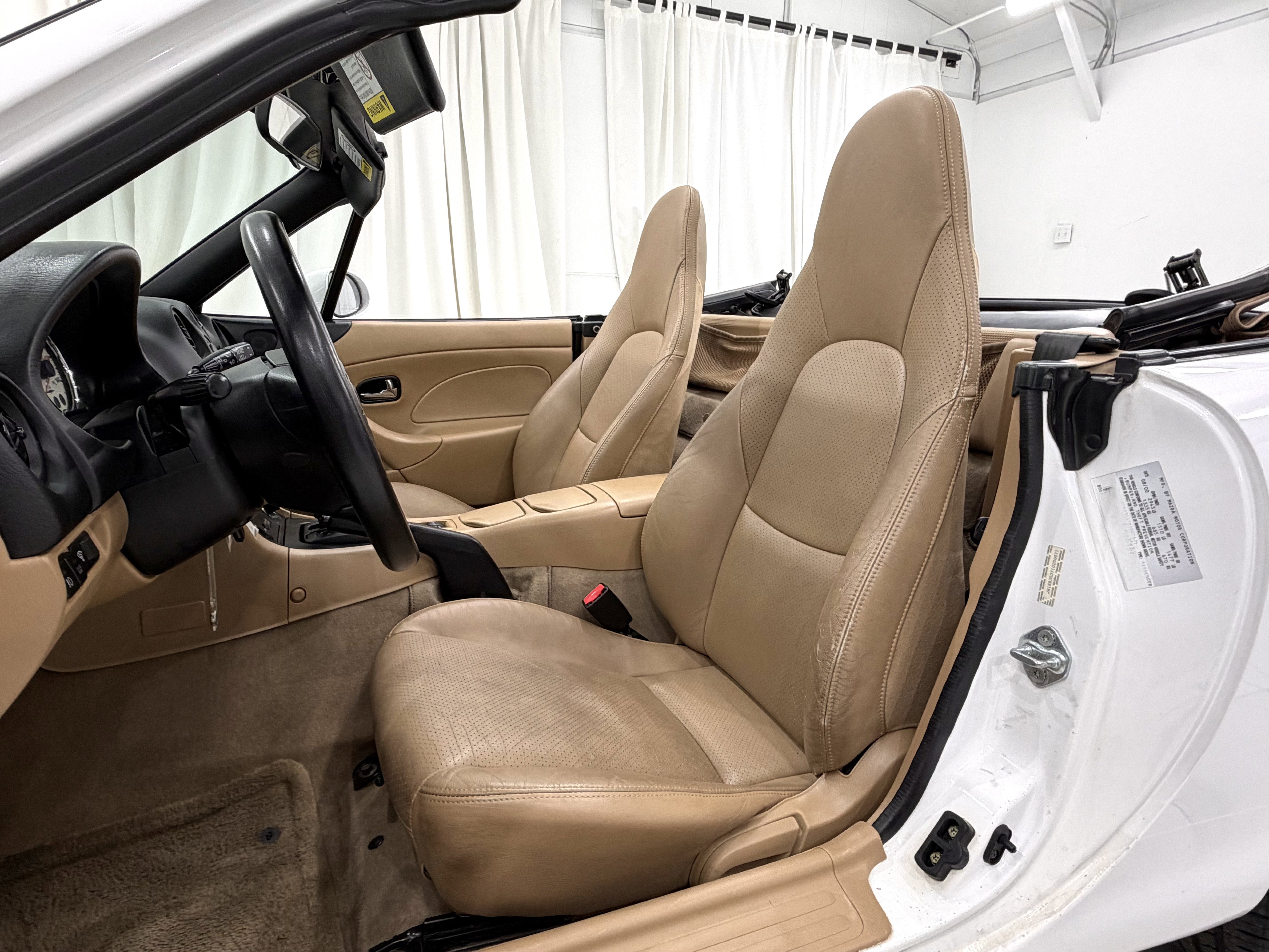 2001 Mazda Mazda MX-5 Miata Base