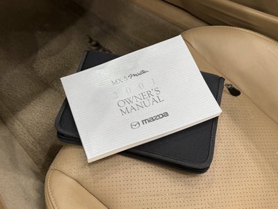 2001 Mazda Mazda MX-5 Miata Base