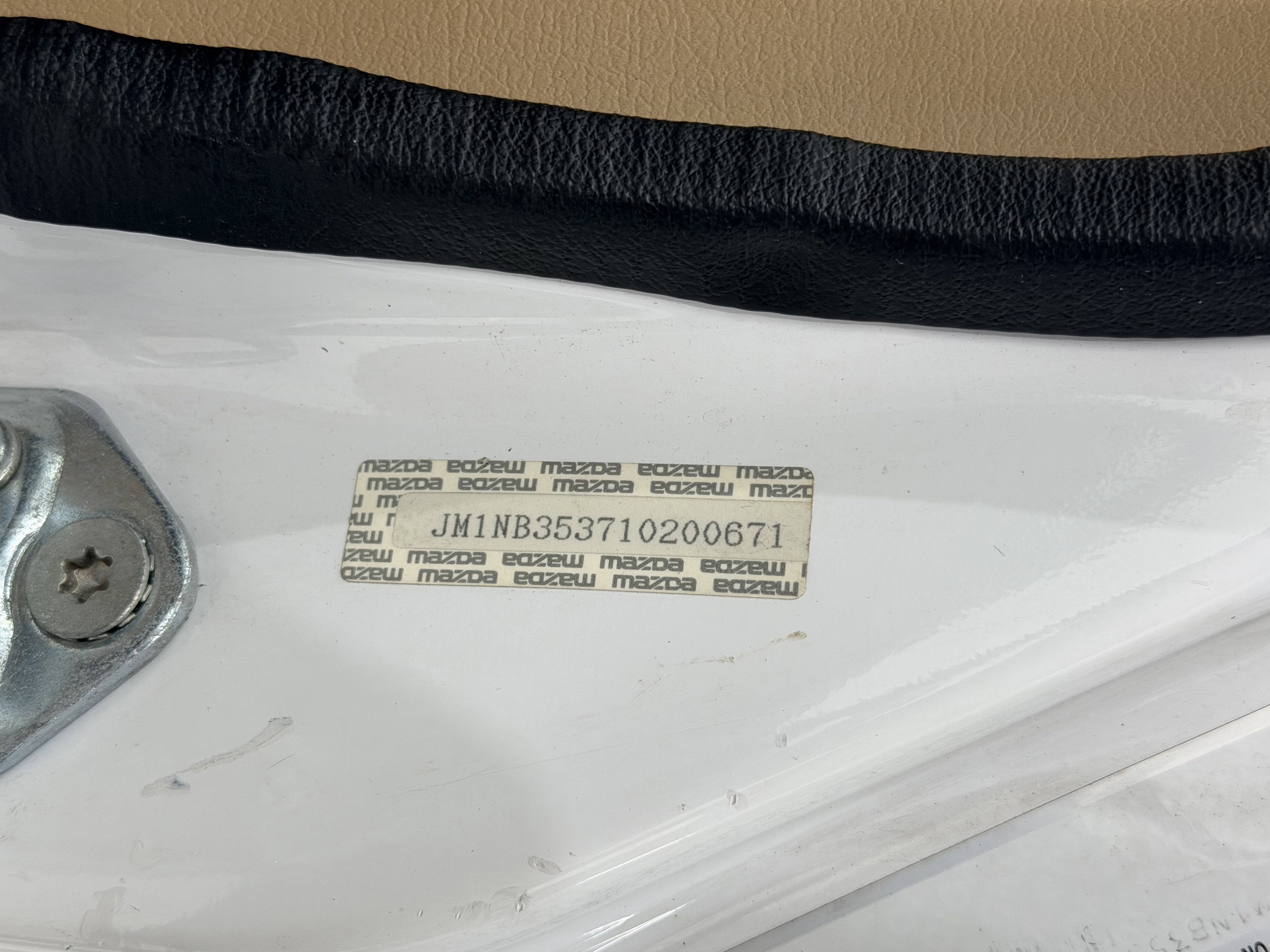 2001 Mazda Mazda MX-5 Miata Base