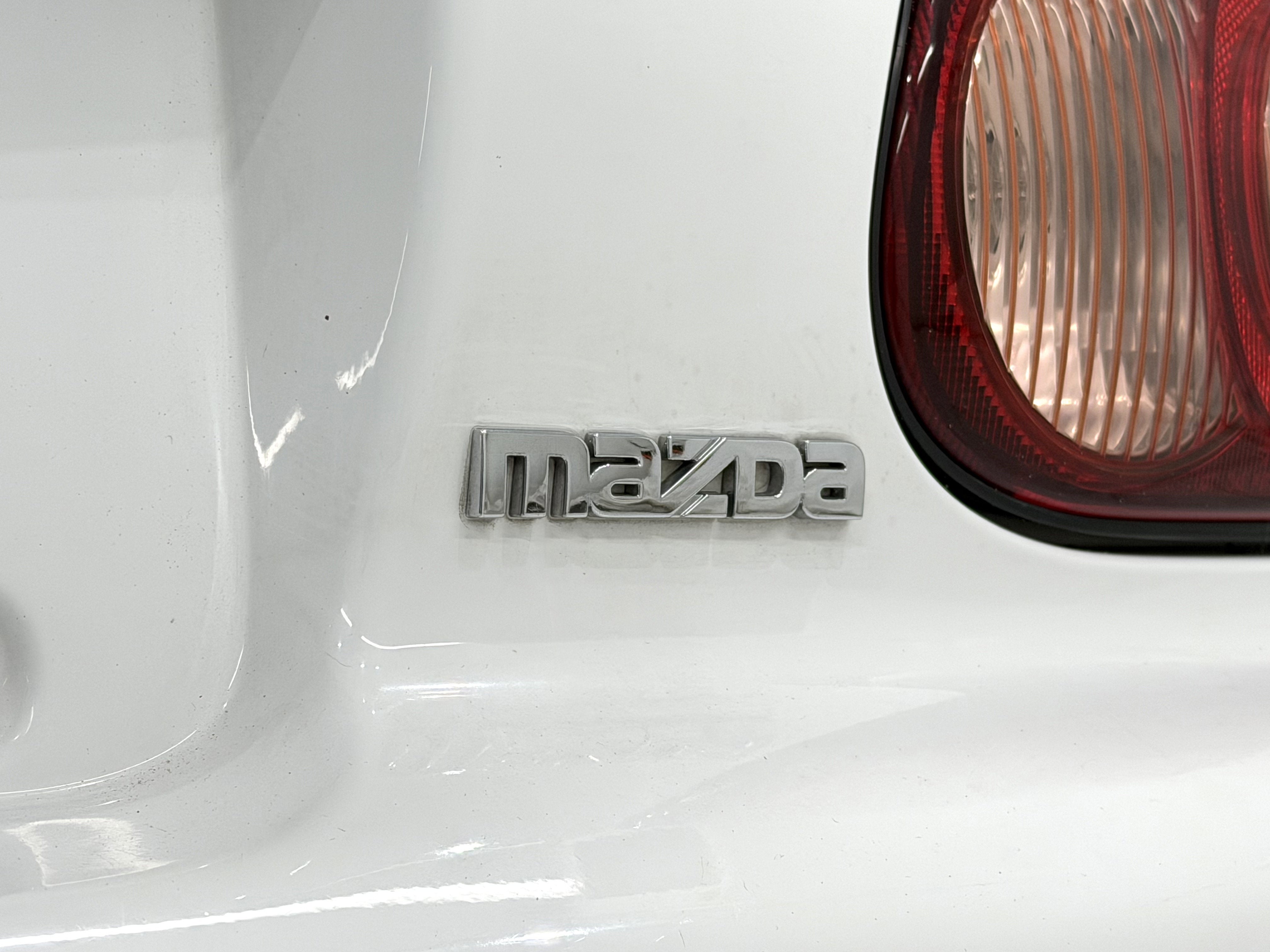 2001 Mazda Mazda MX-5 Miata Base
