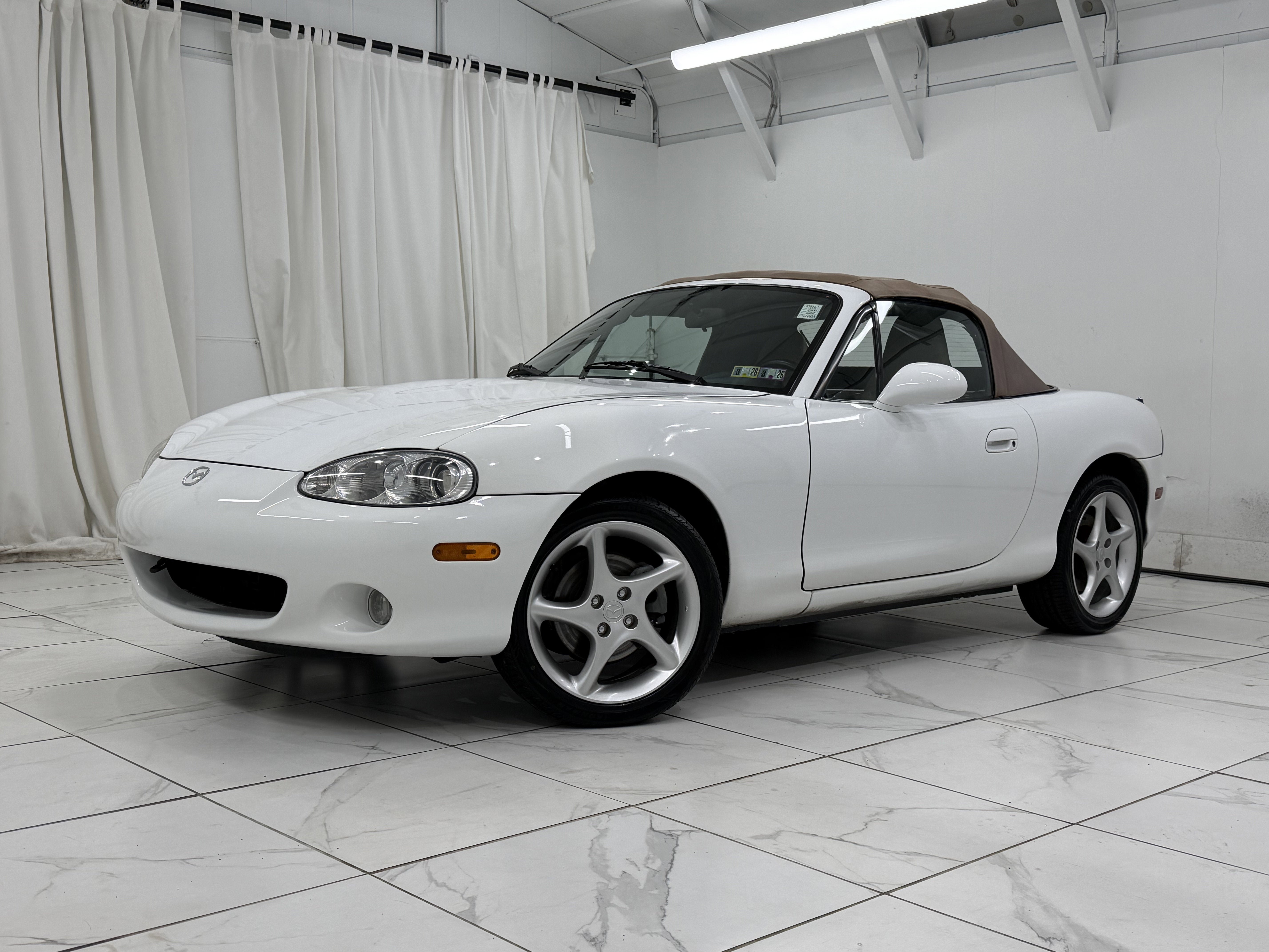 2001 Mazda Mazda MX-5 Miata Base