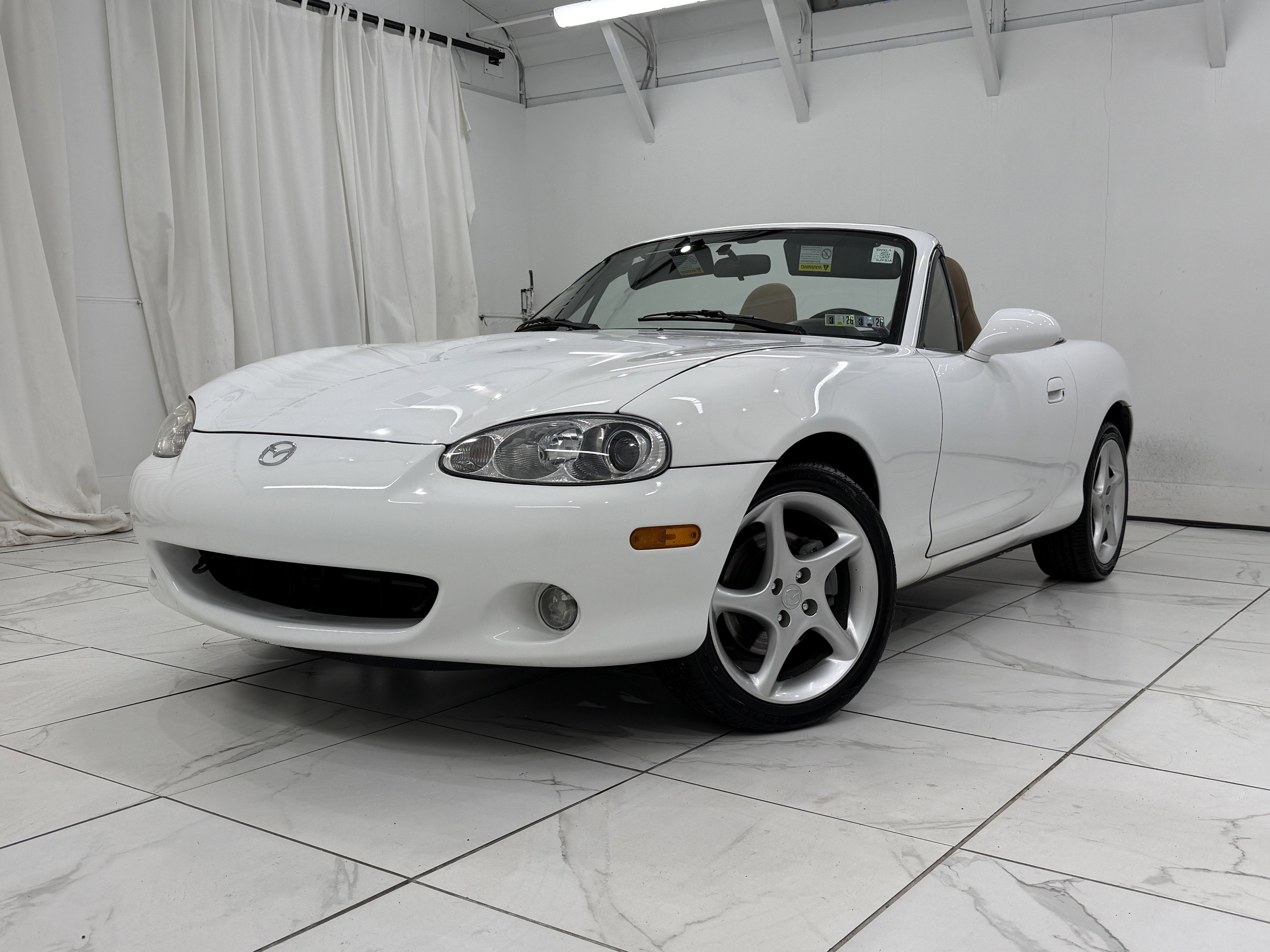 2001 Mazda Mazda MX-5 Miata Base