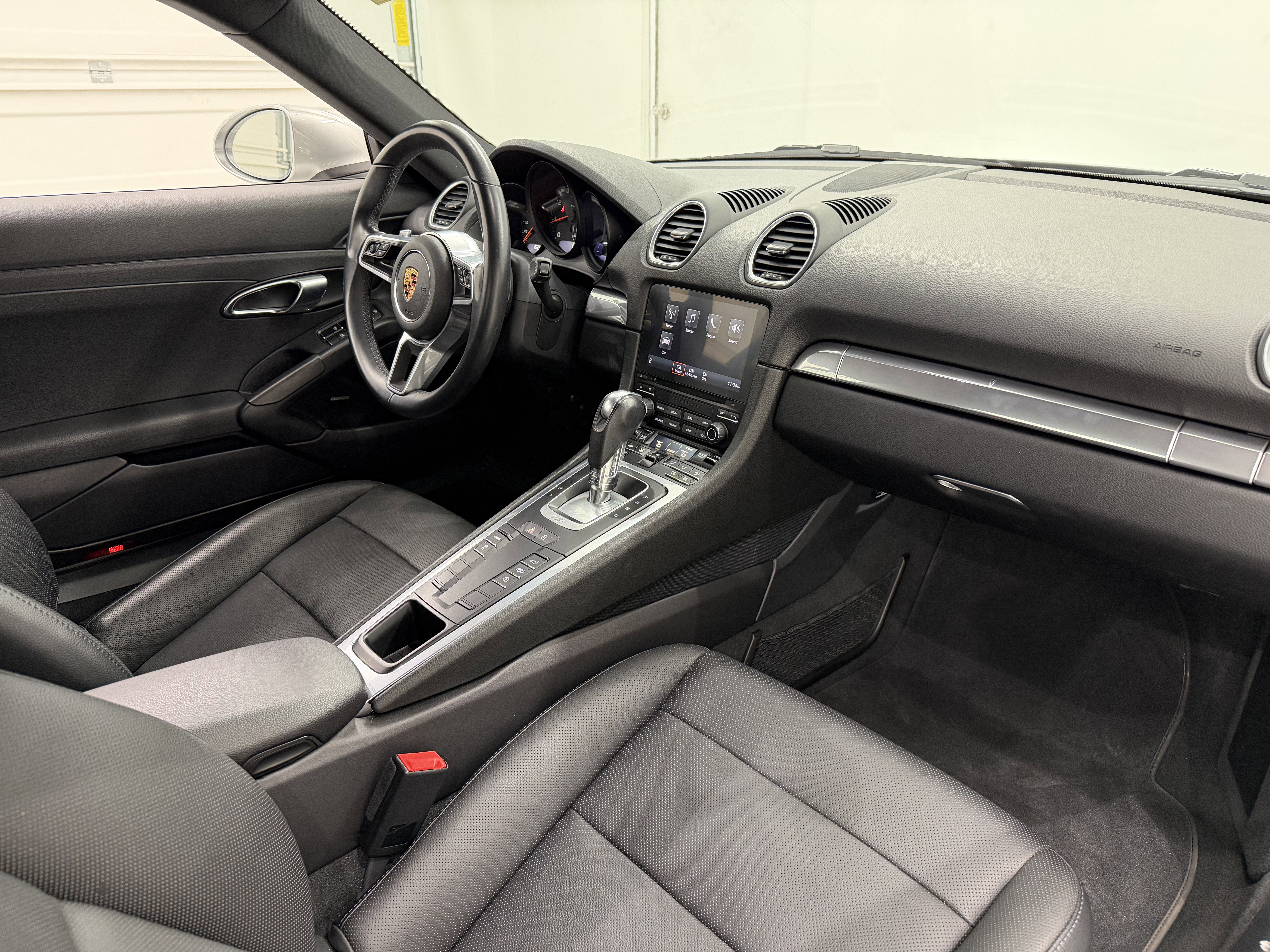 2022 Porsche 718 Cayman Base