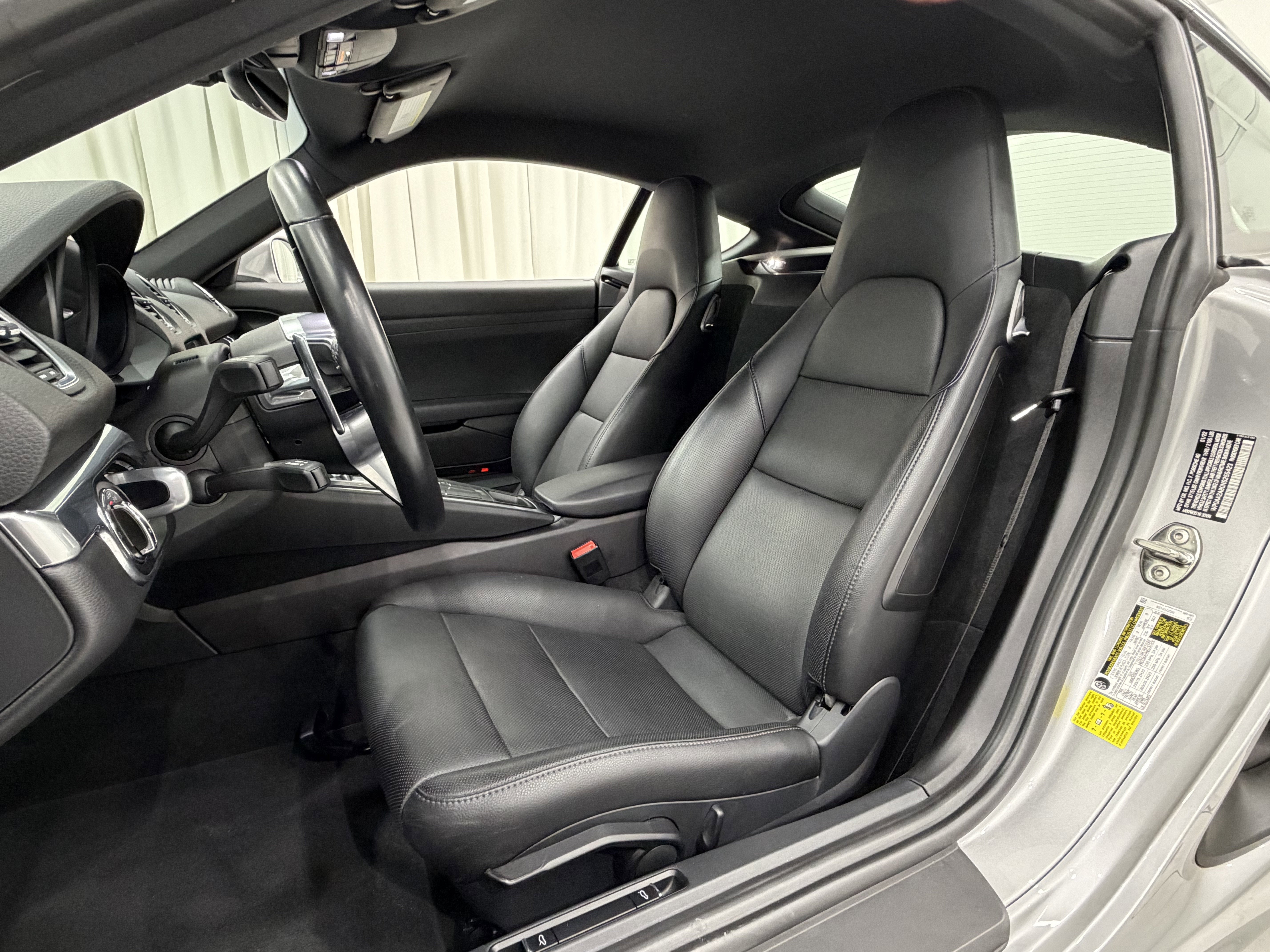 2022 Porsche 718 Cayman Base