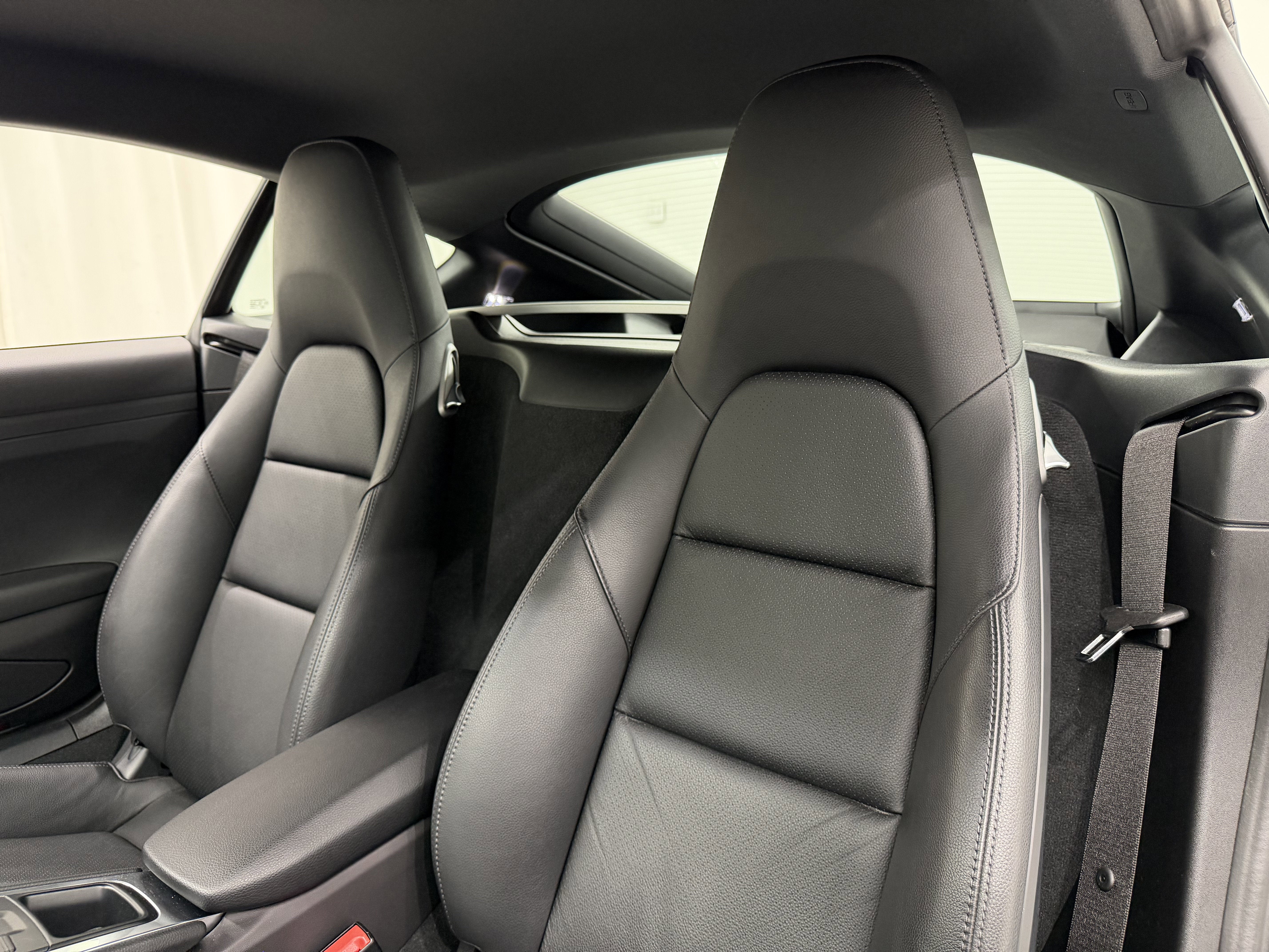 2021 Porsche 718 Cayman T