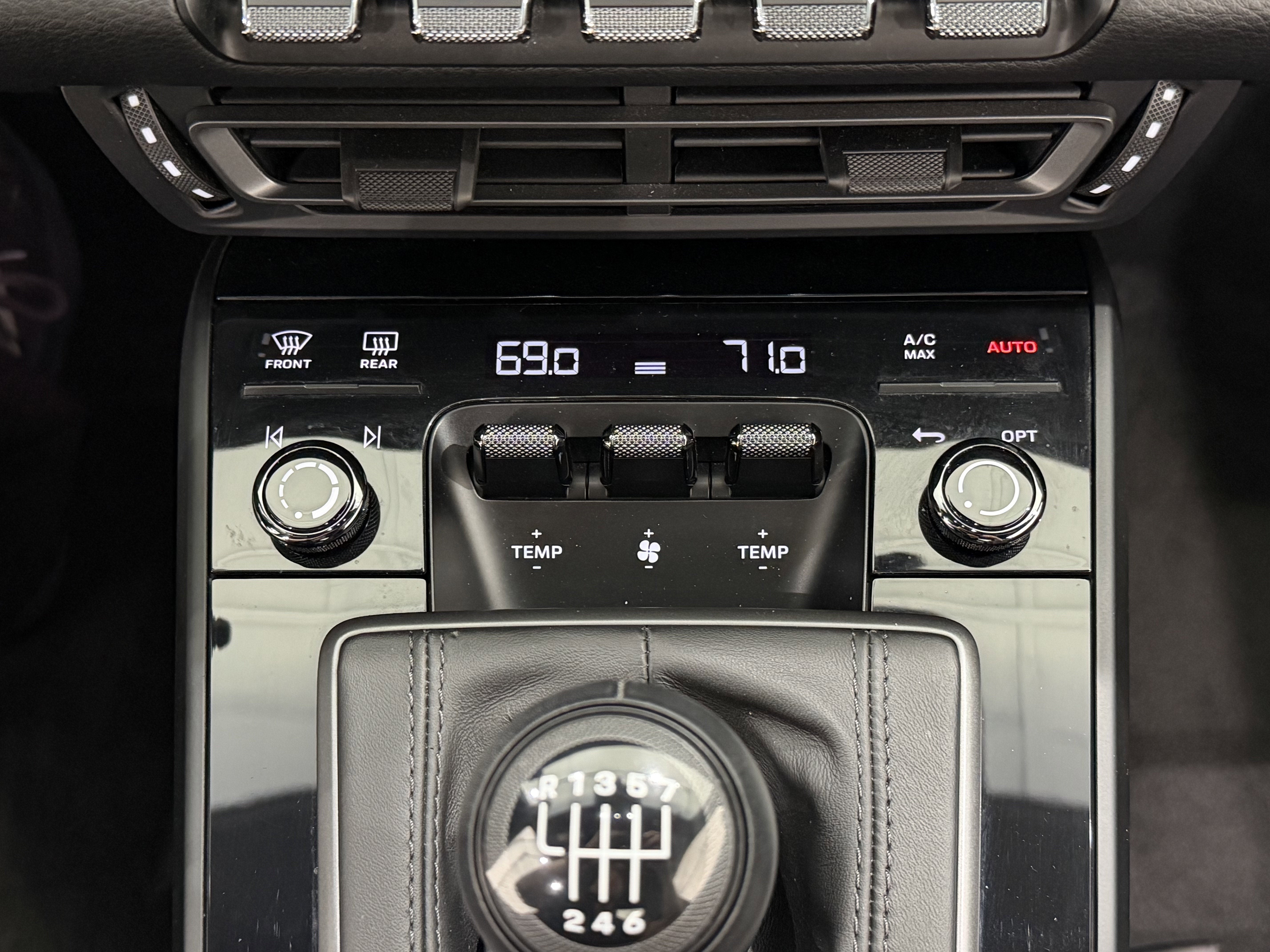 2023 Porsche 911 Carrera T