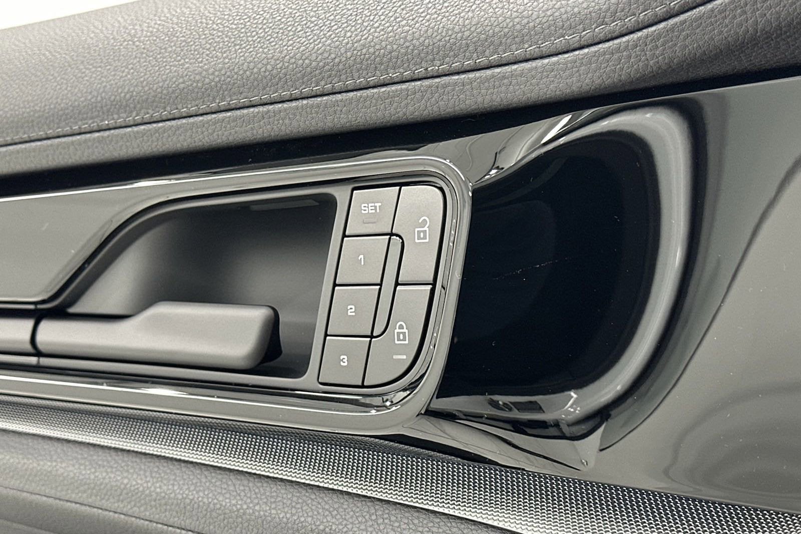 2024 Porsche Panamera 4