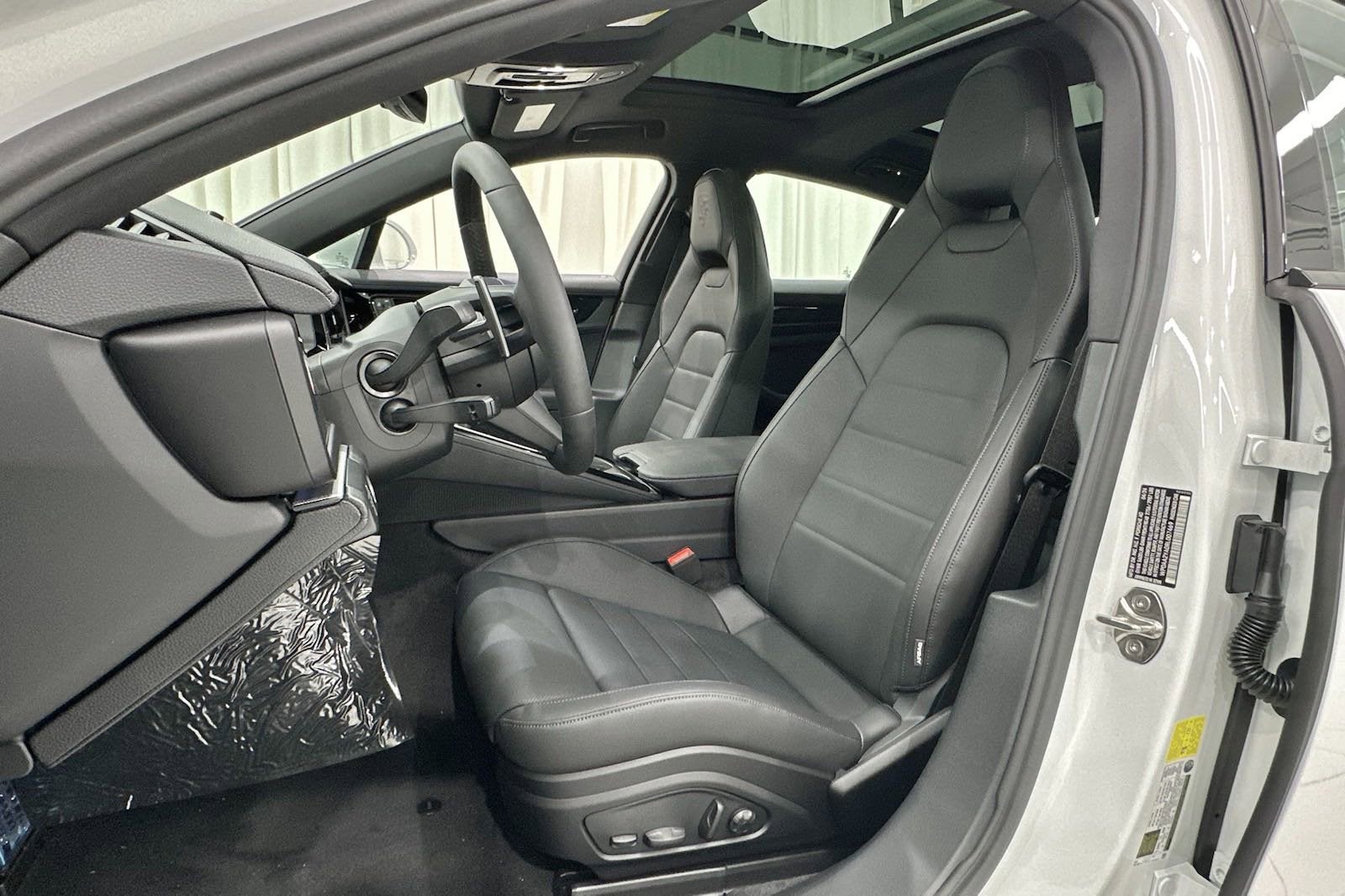 2024 Porsche Panamera 4