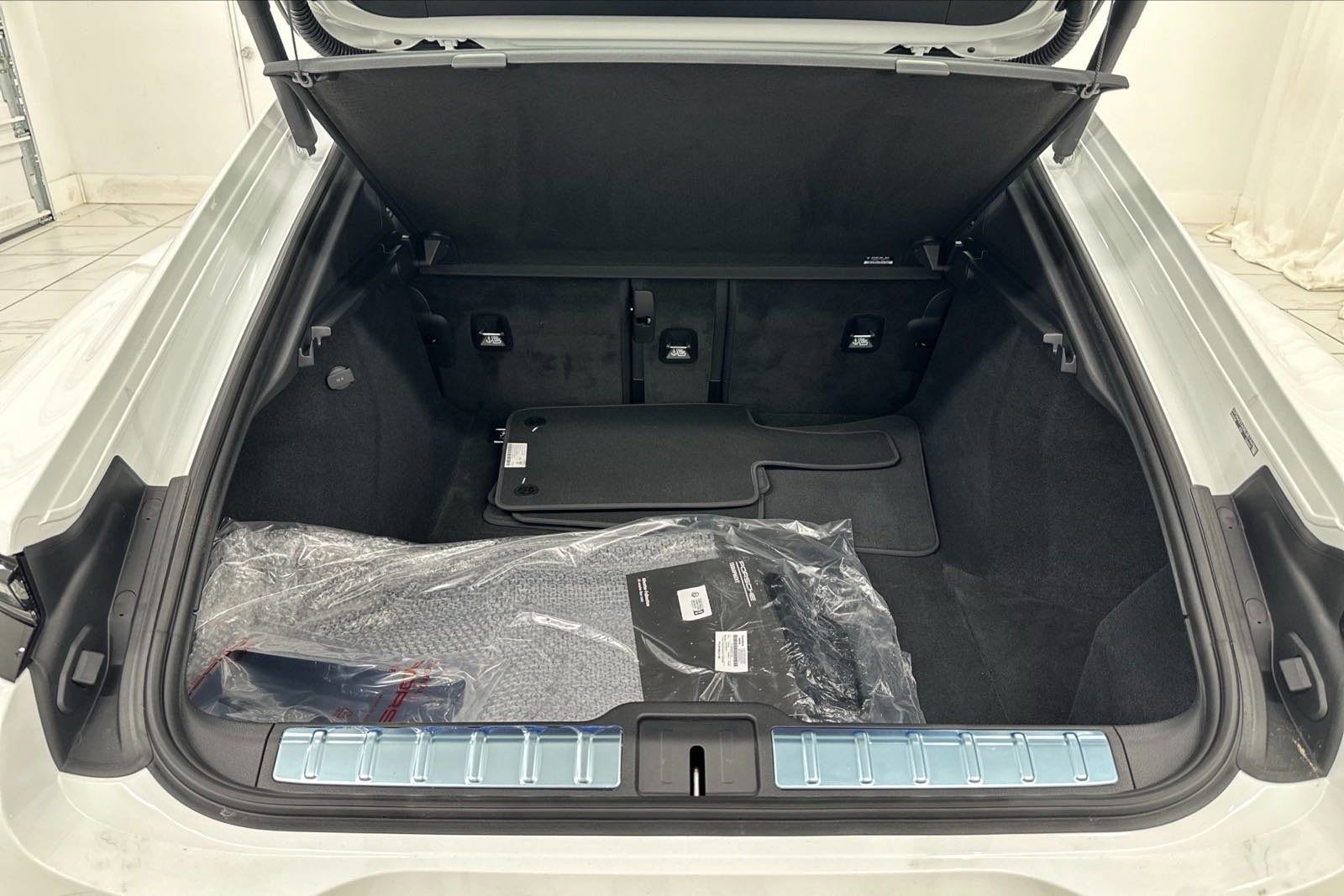 2024 Porsche Panamera 4