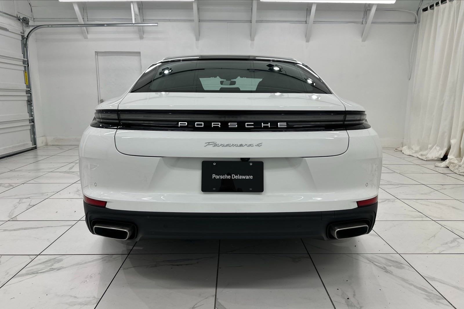 2024 Porsche Panamera 4