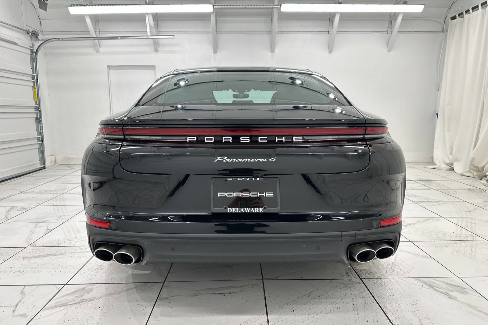 2025 Porsche Panamera 4